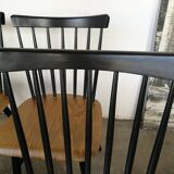 Set of 4 Scandinavian chairs with two-tone bars