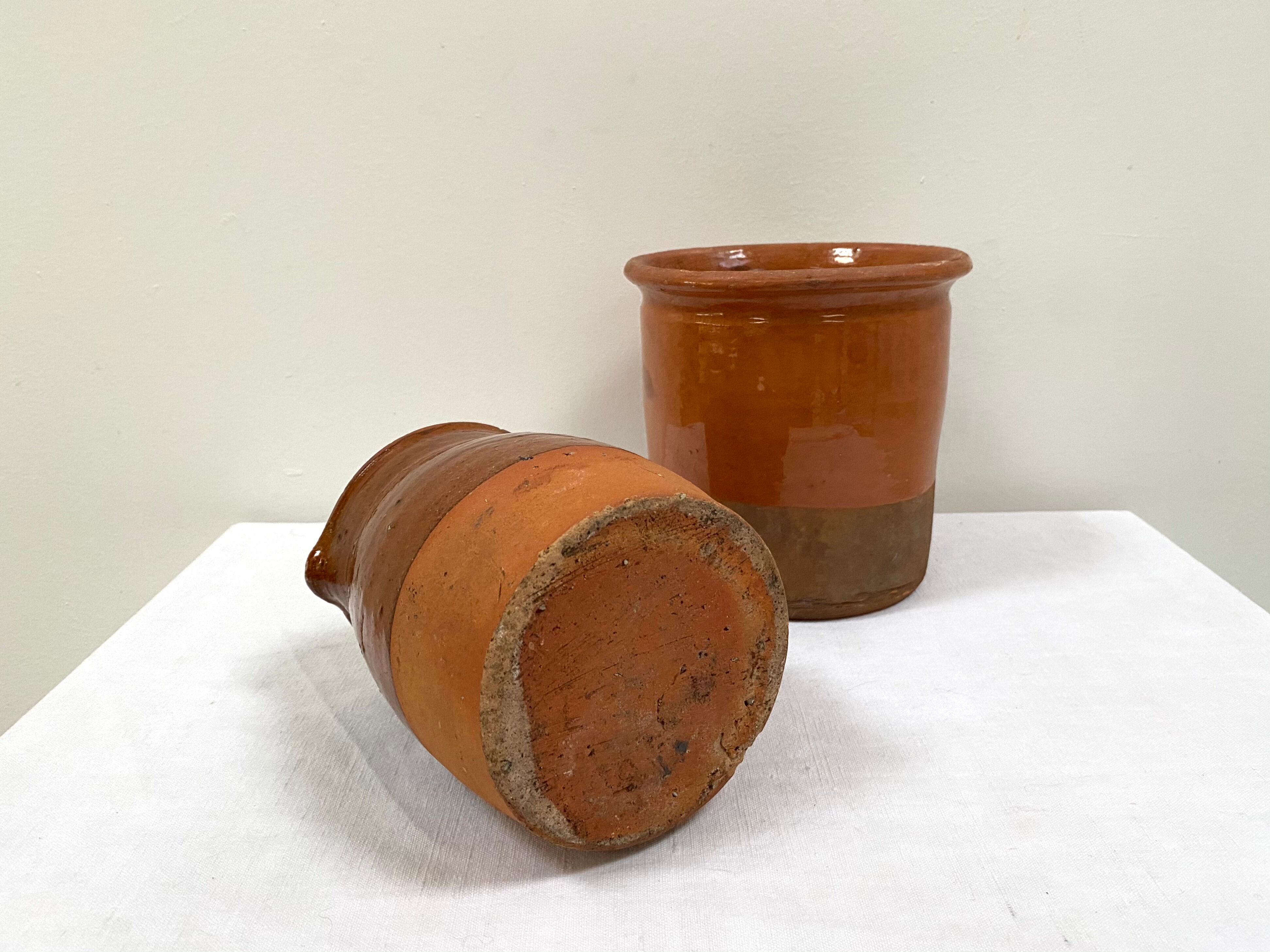 Pitcher old vase in two-tone sandstone