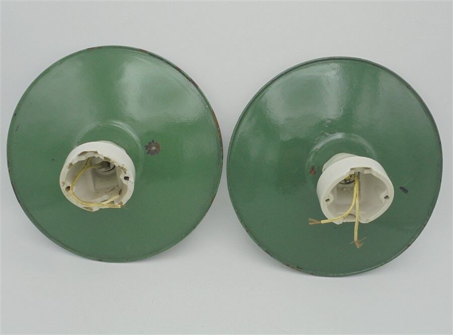 Duo d'appliques en tôle émaillée