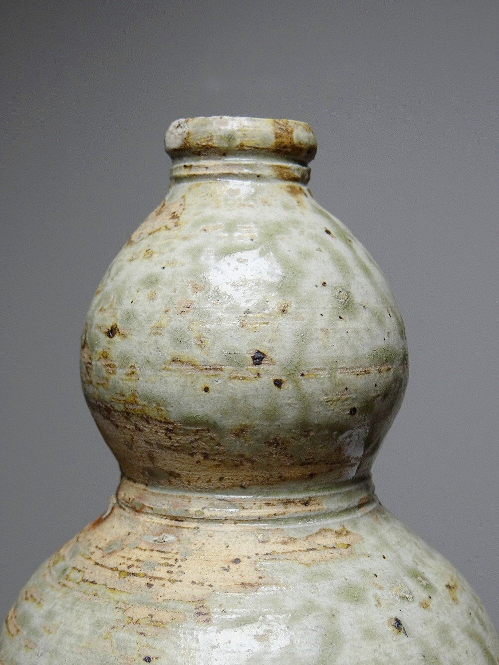 Small double sake ceramic flask from Iga, vintage/antique collection.