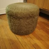 Deux poufs moumoute