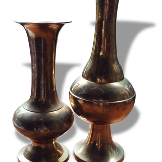 2 vases carved