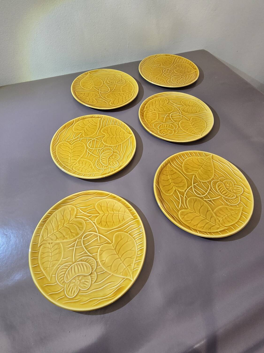 6 Sarreguemines water lily plates