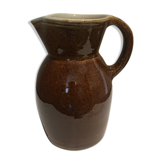 Berry Sandstone Pitcher