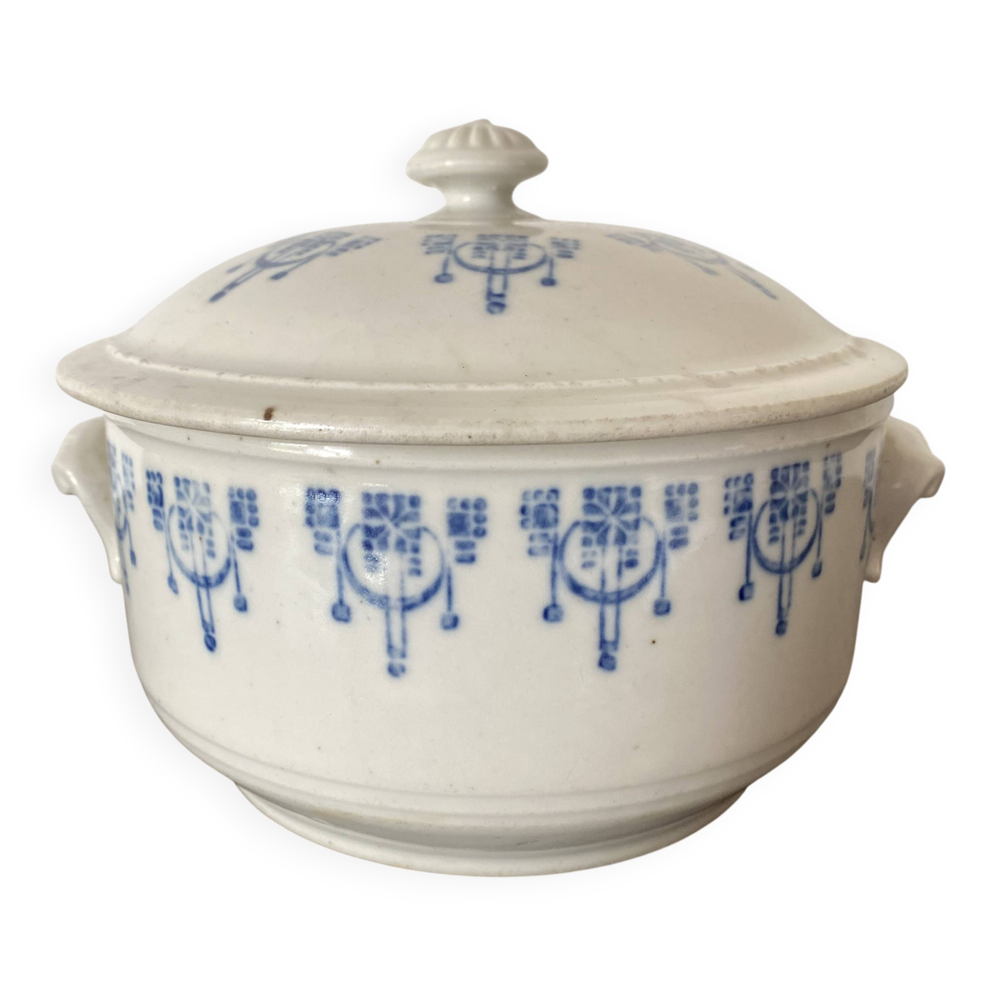Old Sainte Uze soup tureen