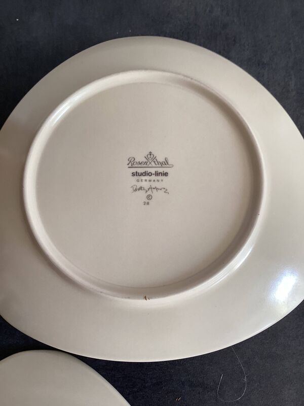Deux assiettes triangulaires Rosenthal Flash, vintage des années 1980.