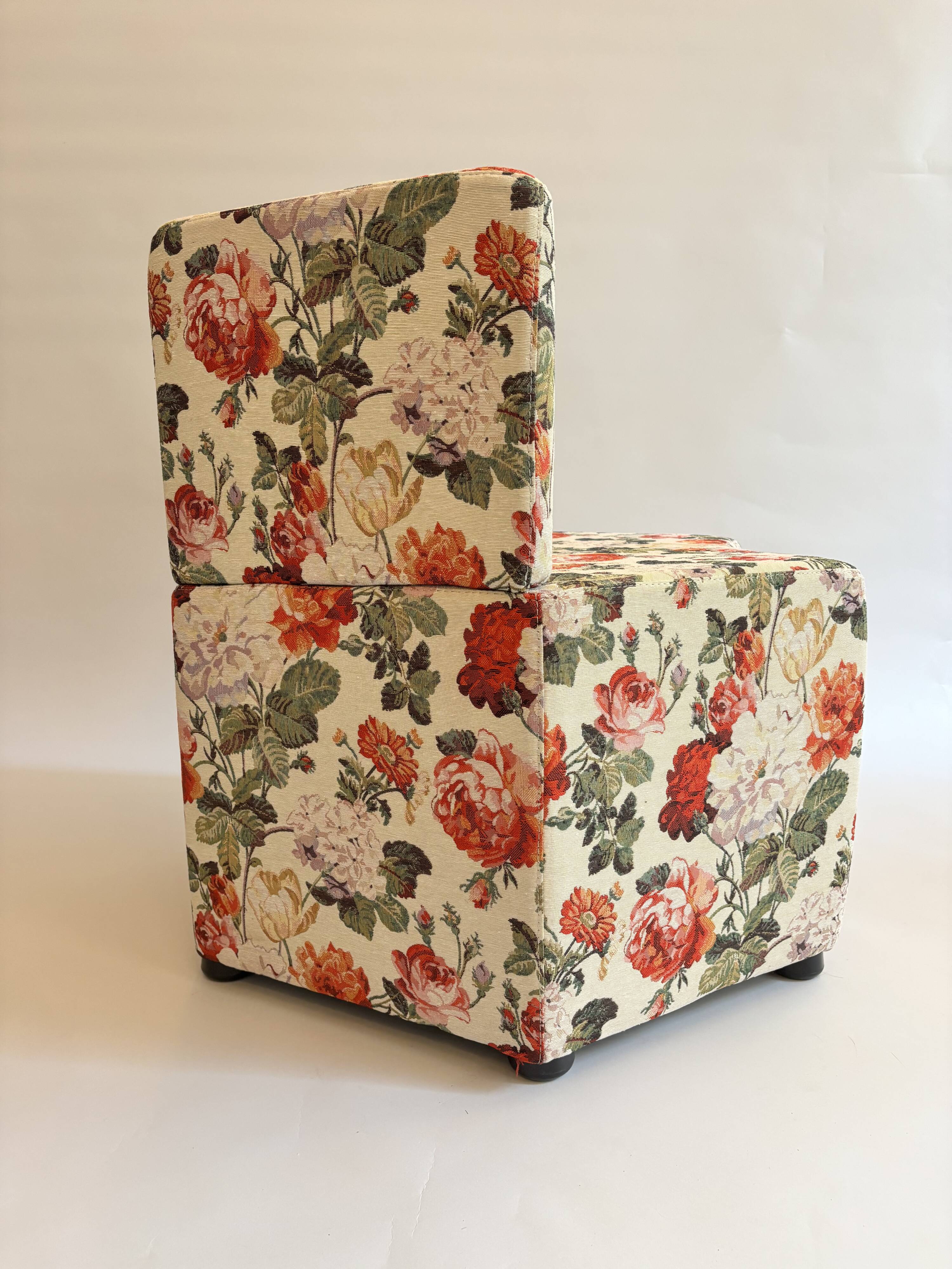 Fauteuil graphique fleur vintage