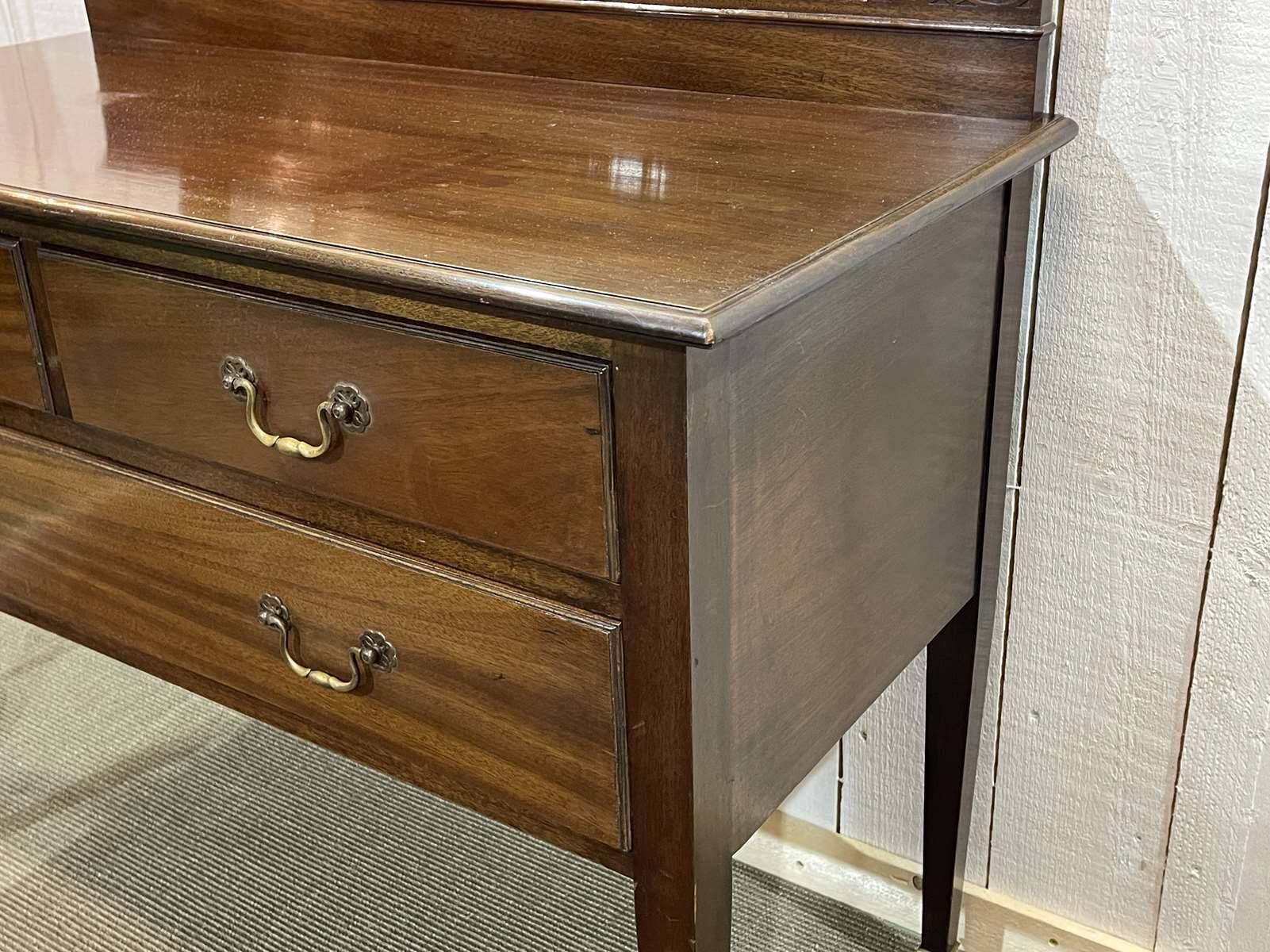 English mahogany dressing table from the early 20th century