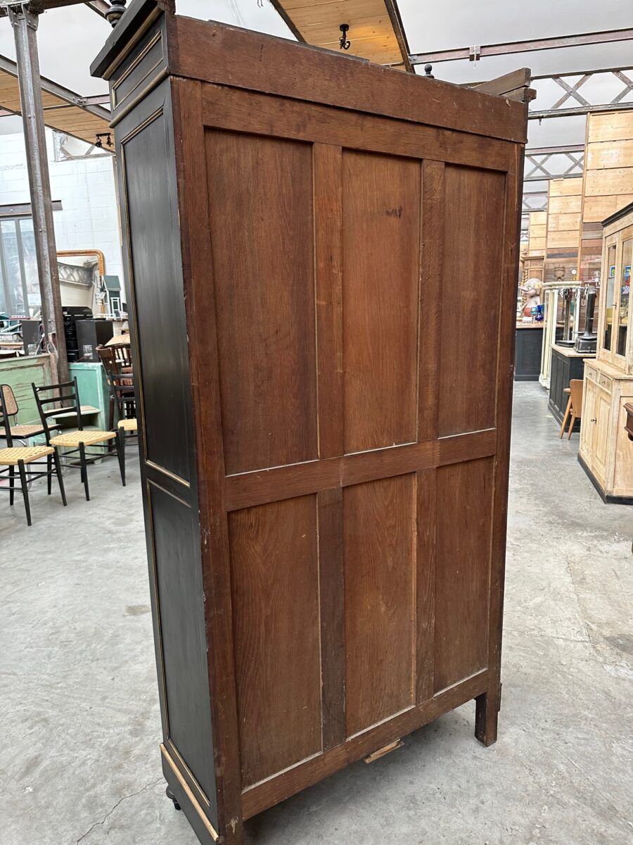 Napoleon III display cabinet