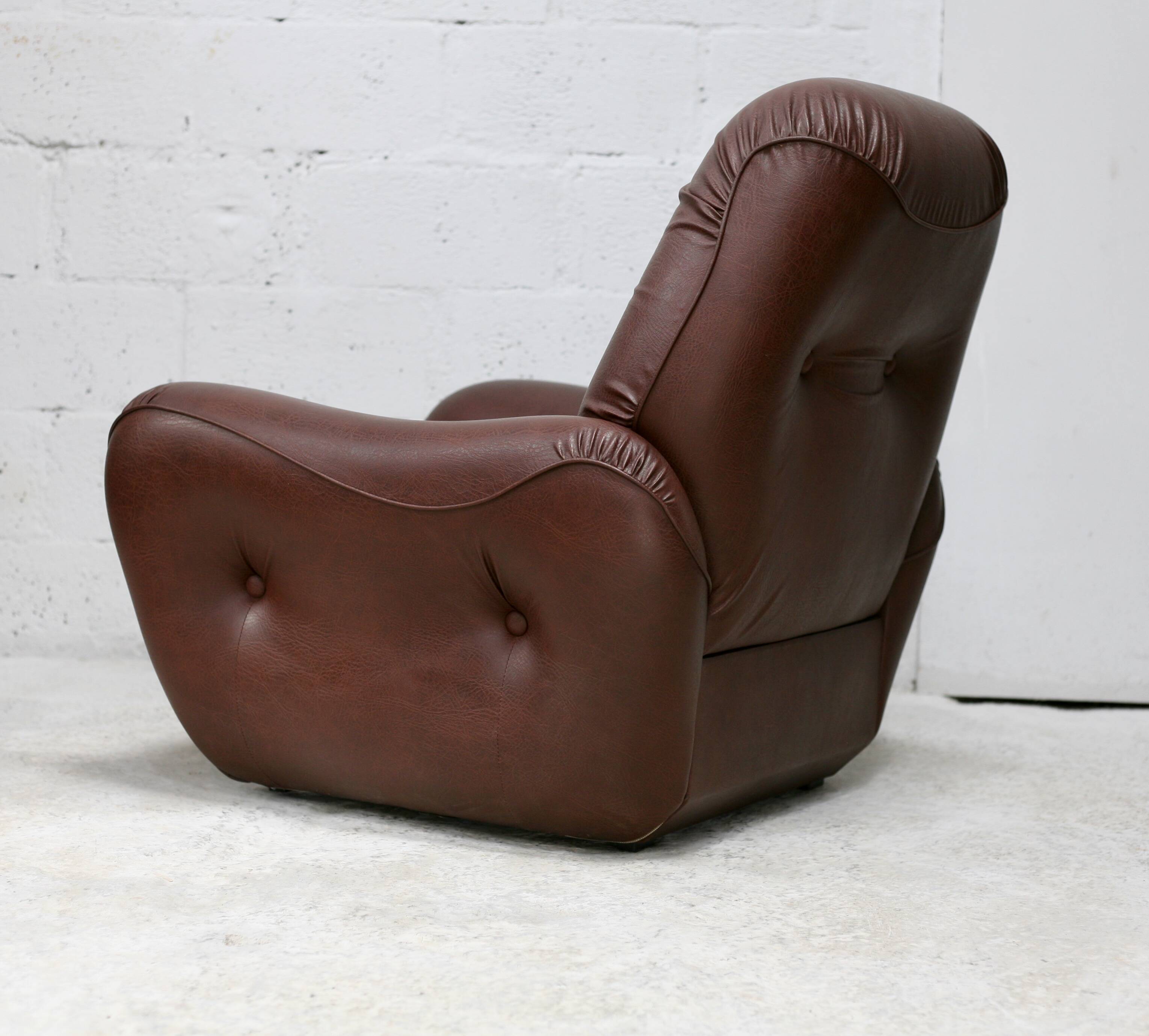 Pair of "space age" armchairs. Circa 1970