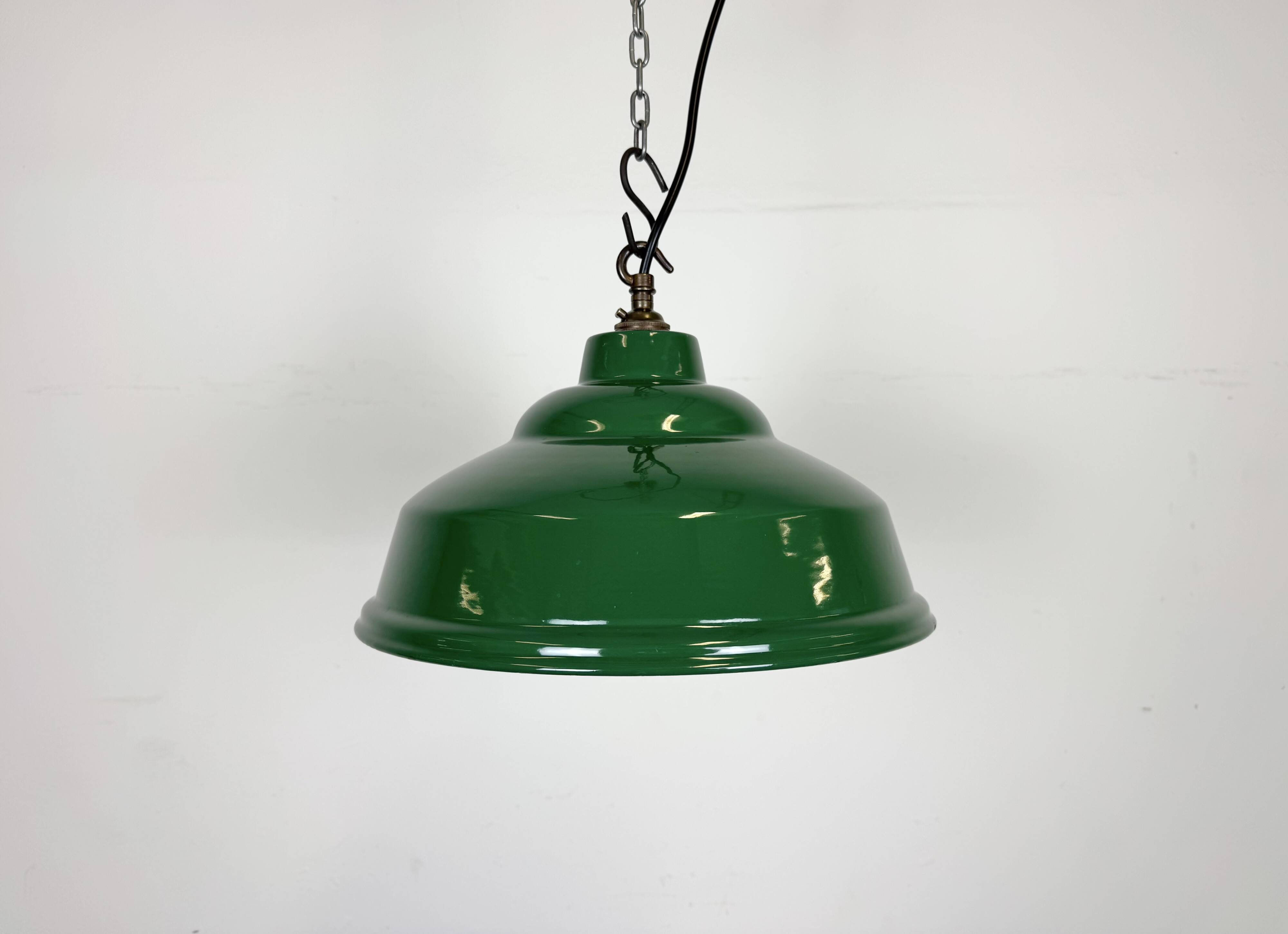 Industrial British Green Enamel Factory Pendant Lamp, 1960s