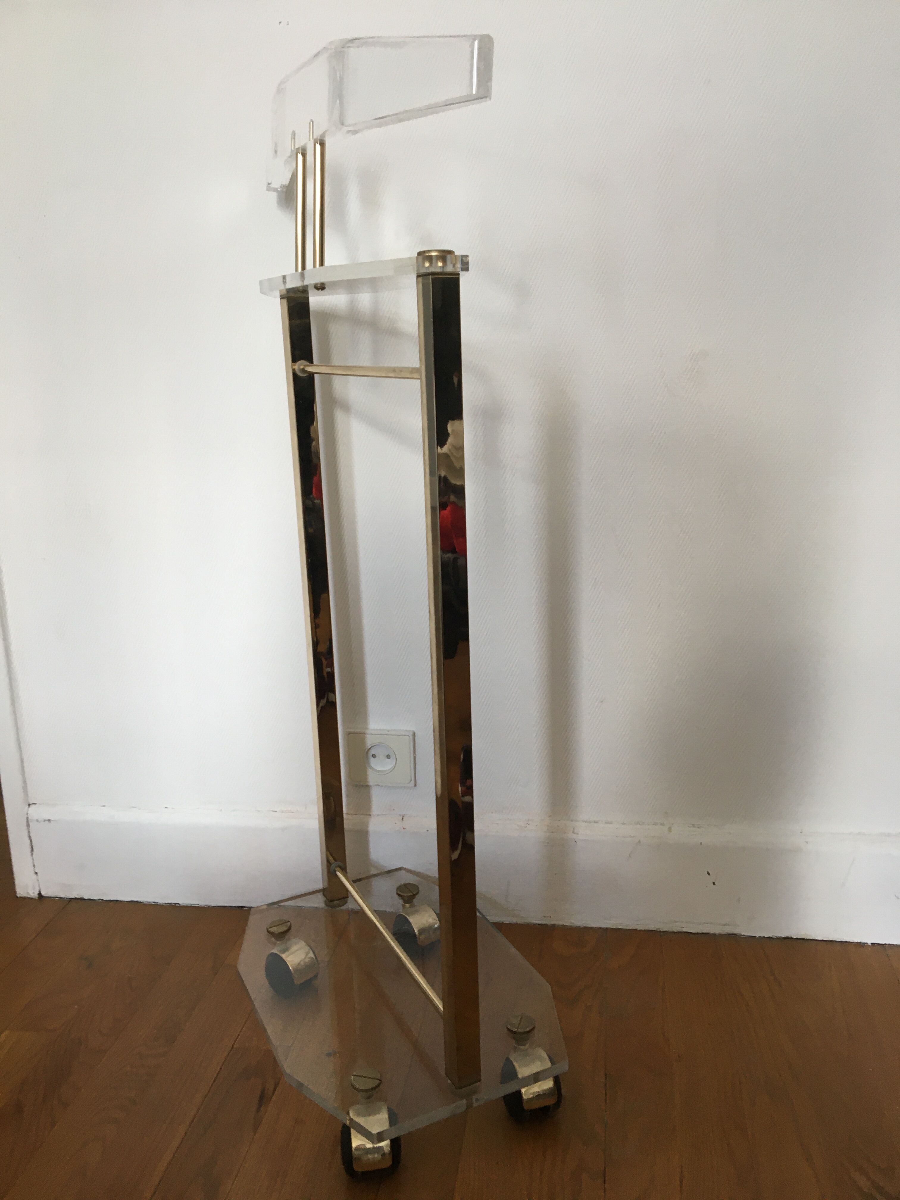 Night Valet the Invisibles of the Marais