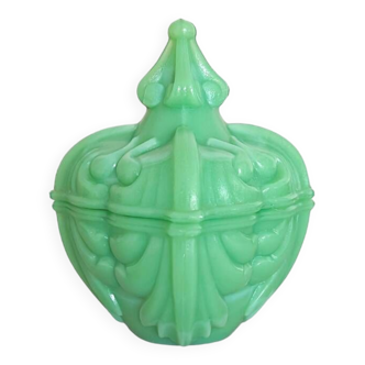 Sucrier en opaline verte Vallerysthal, 1908 n° 3760