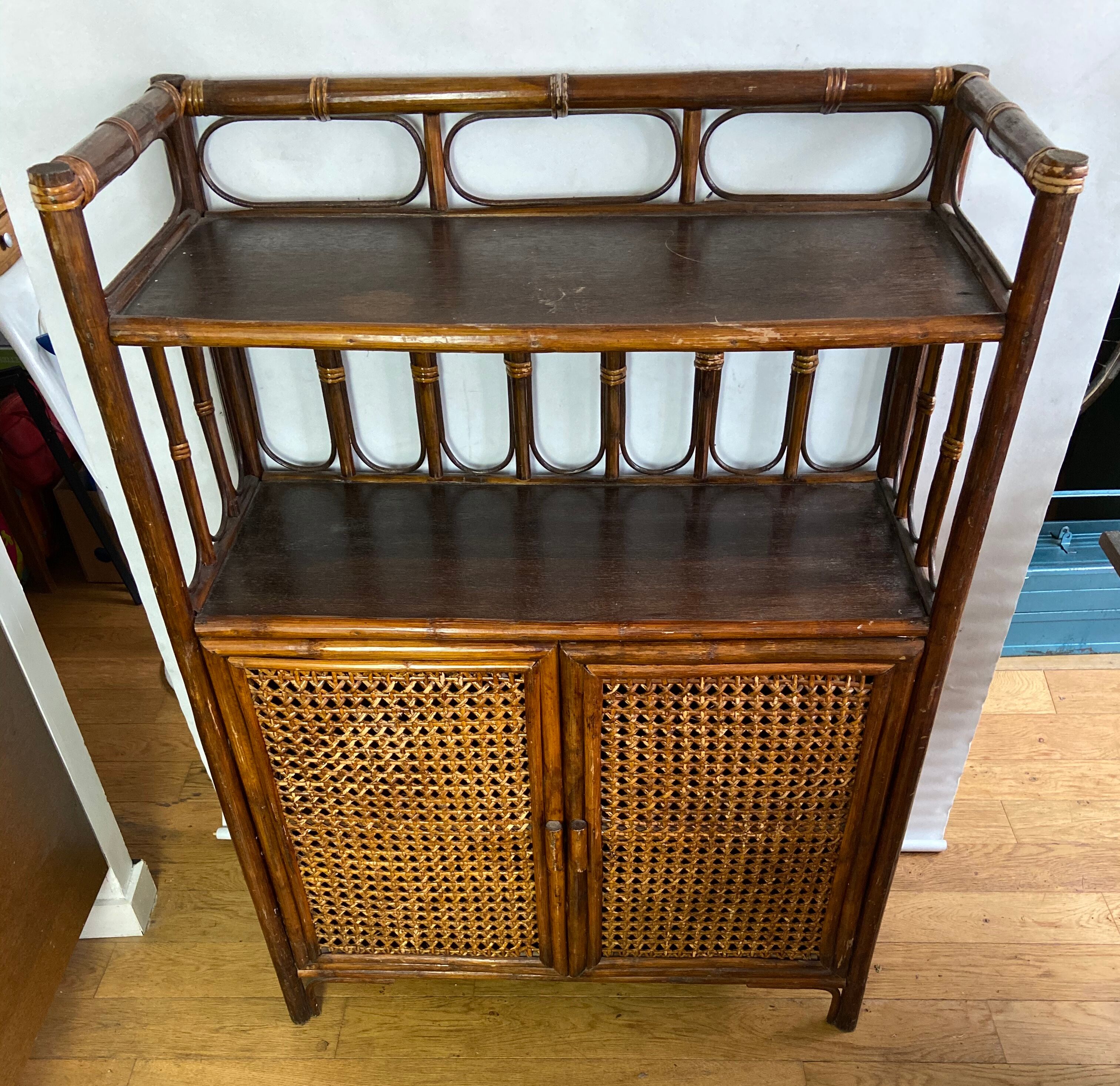 Dresser in rattan and canning
