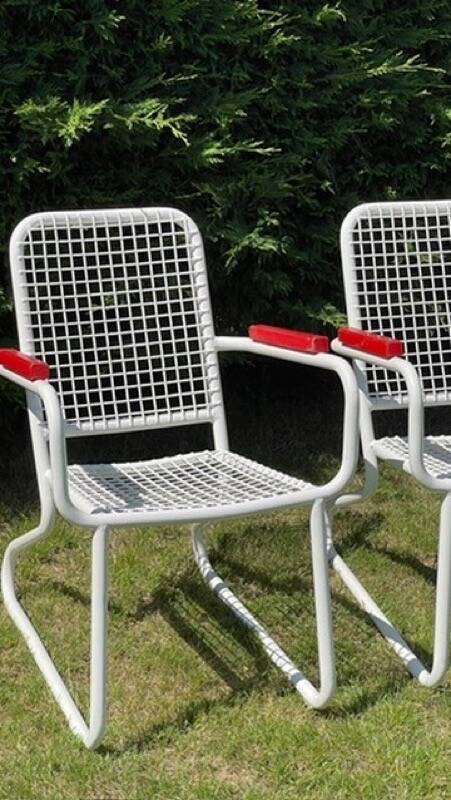 Vintage chair in steel wire on sled base, 1970s
