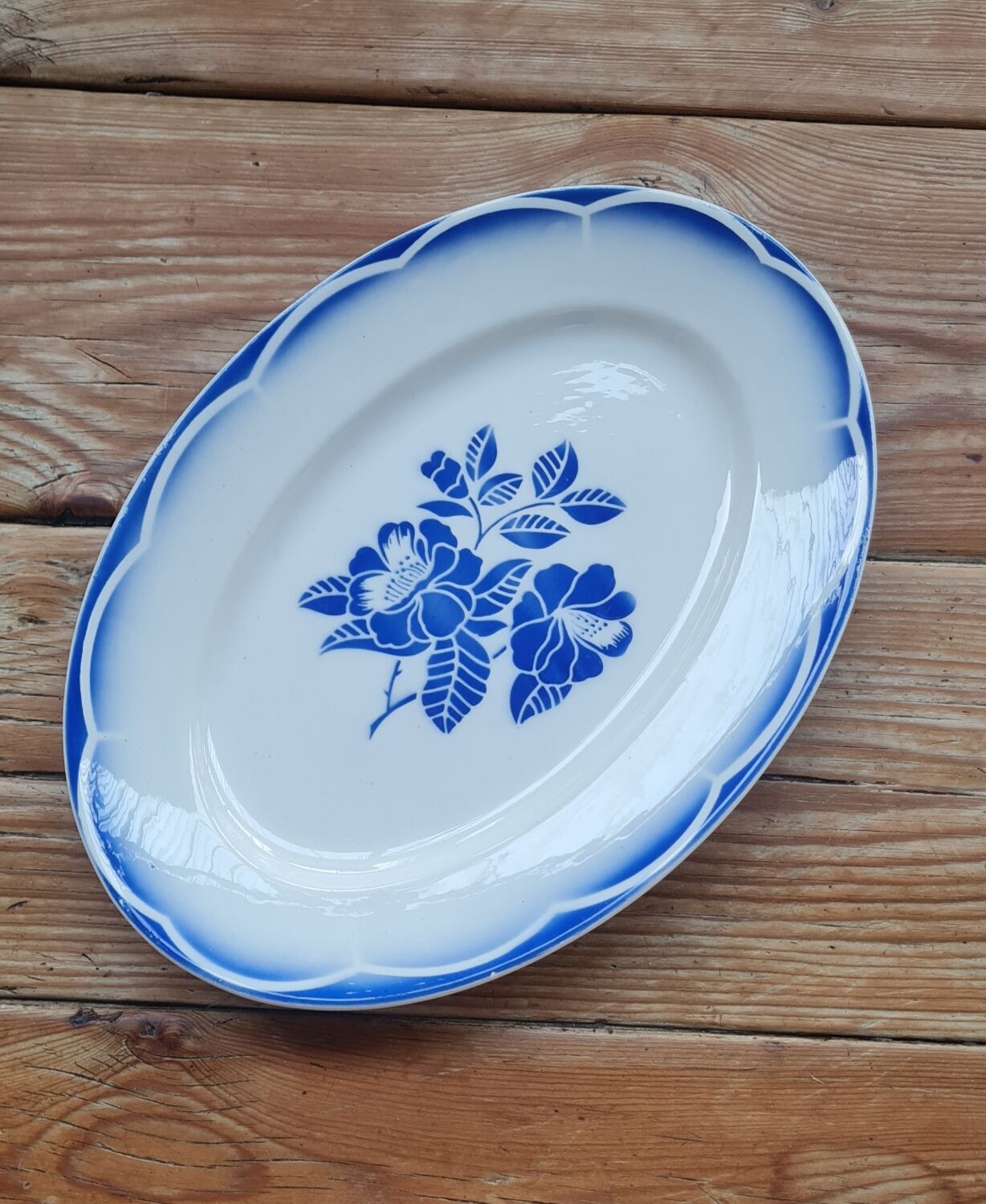 Digoin serving dish