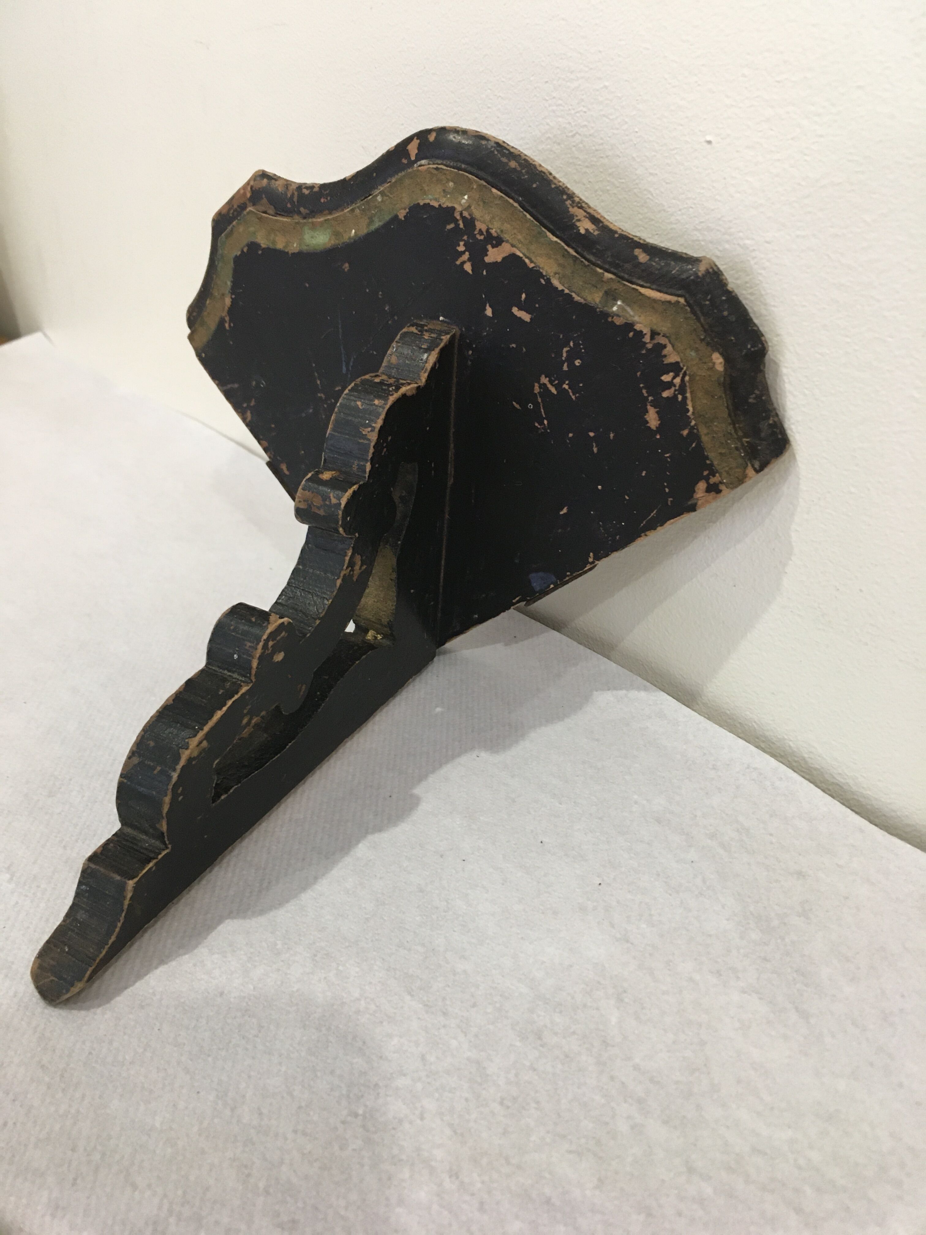 Napoleon III corner shelf