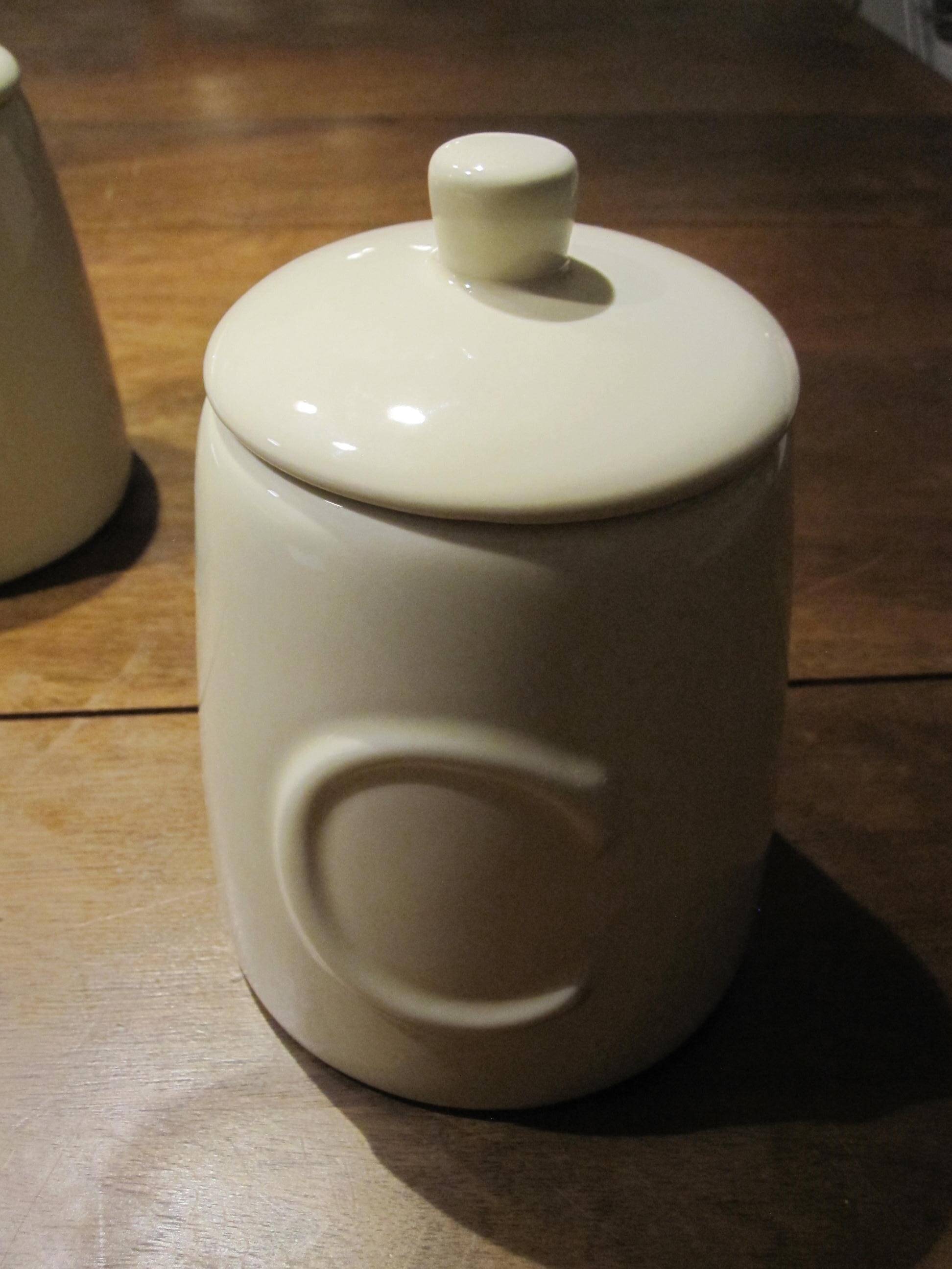 Ceramic pots with lid, coffee and tea