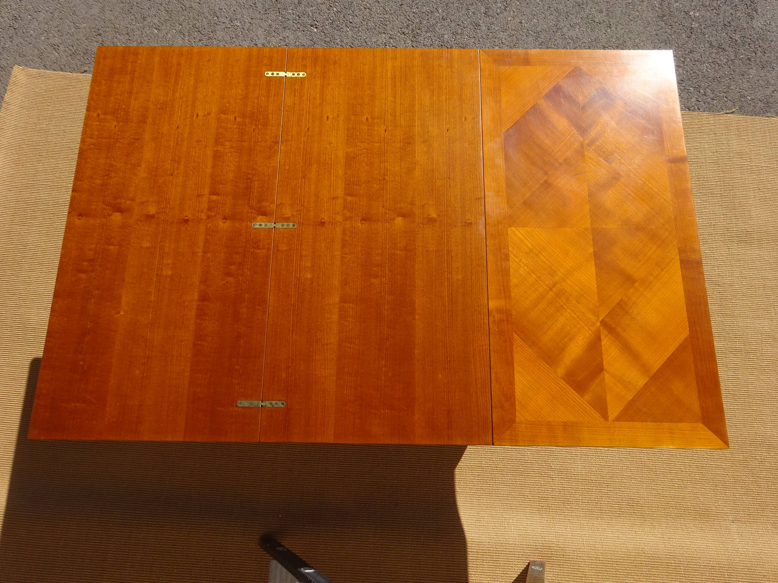 Coffee table, rises and opens, inspired by Albert Ducrot.