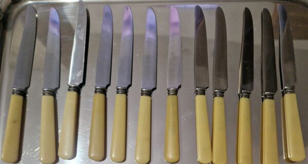 Service de 12 couteaux vintage OXO – acier forgé inox – coffret d’origine –
