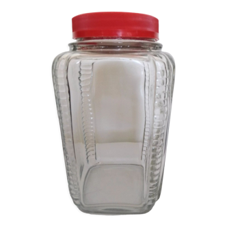 Glass jar with its cap