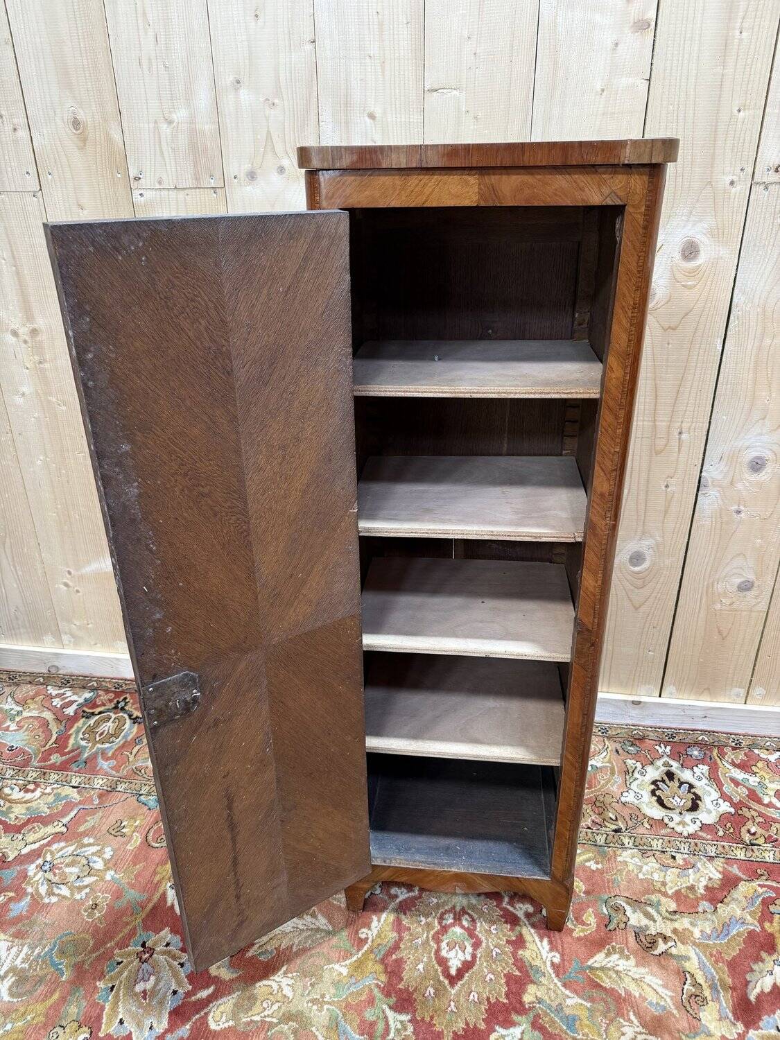 Cabinet - Bonnetière in marquetry in Transition style