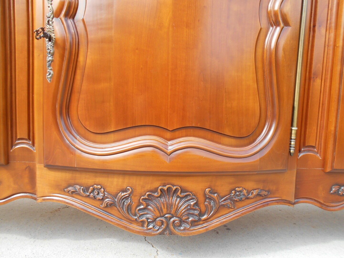 Enfilade in Provençal cherry tree, Louis XV style