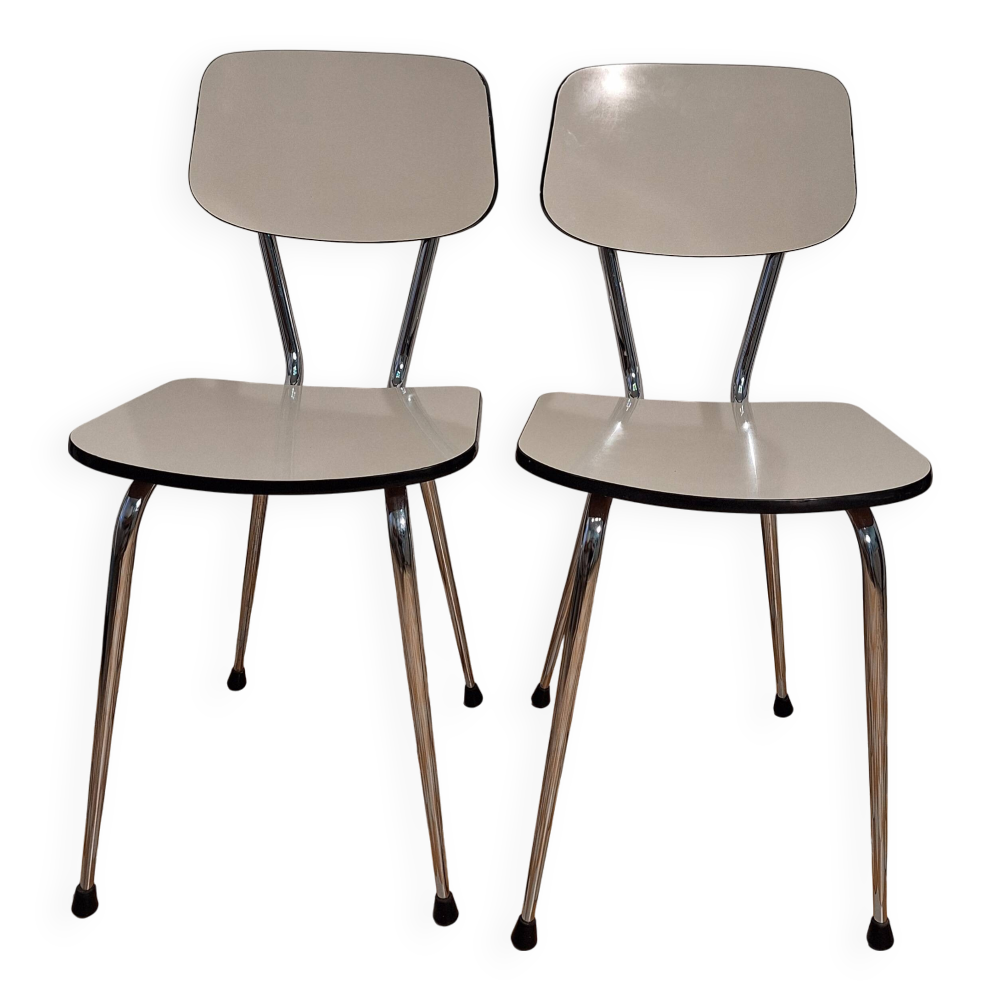 2 chaises en formica