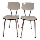 2 chaises en formica