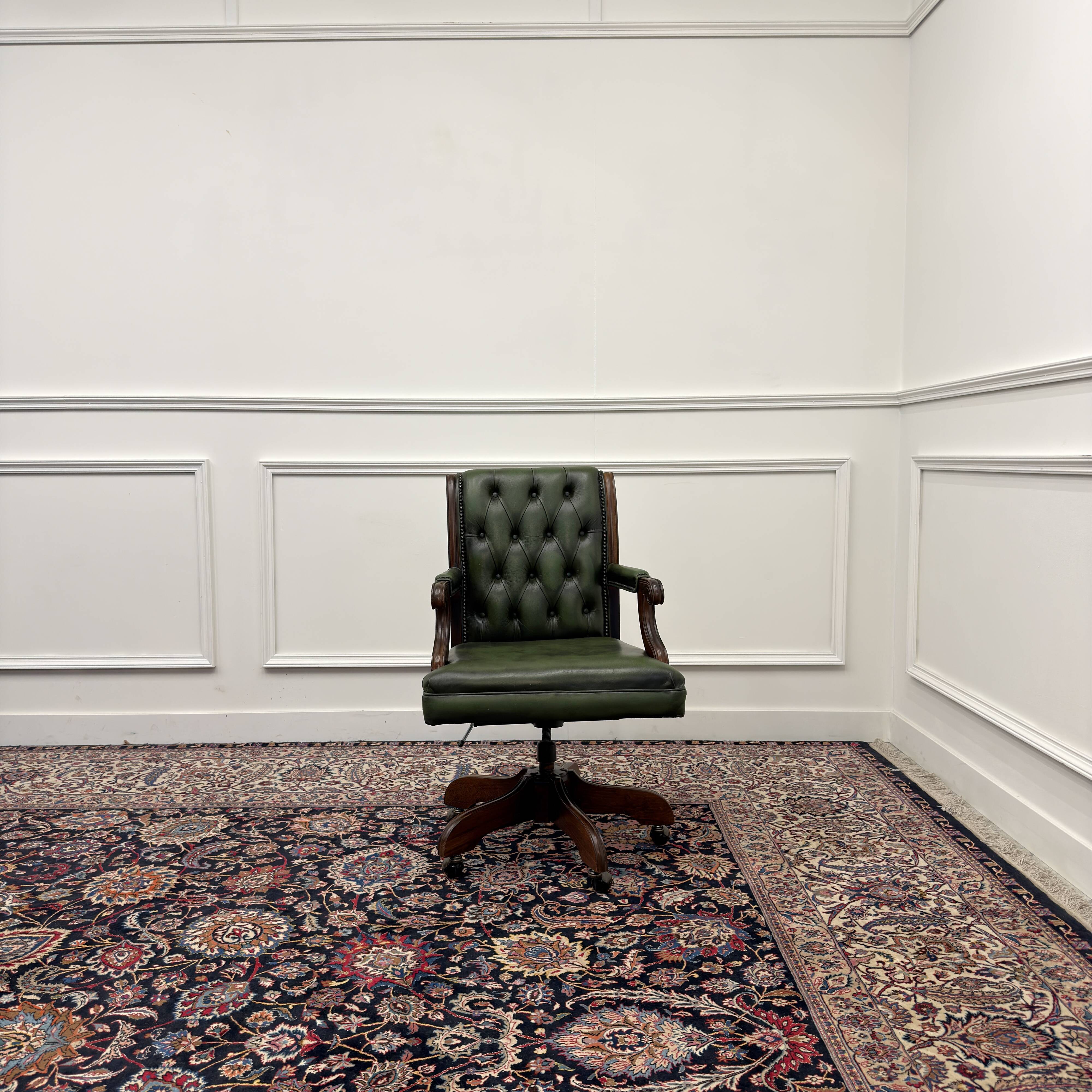 Chaise de bureau Chesterfield verte en anglais