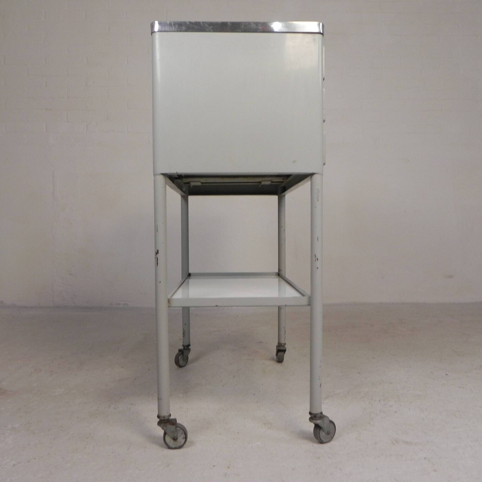 Cabinet dentaire en acier, unité à 6 tiroirs, années 1950