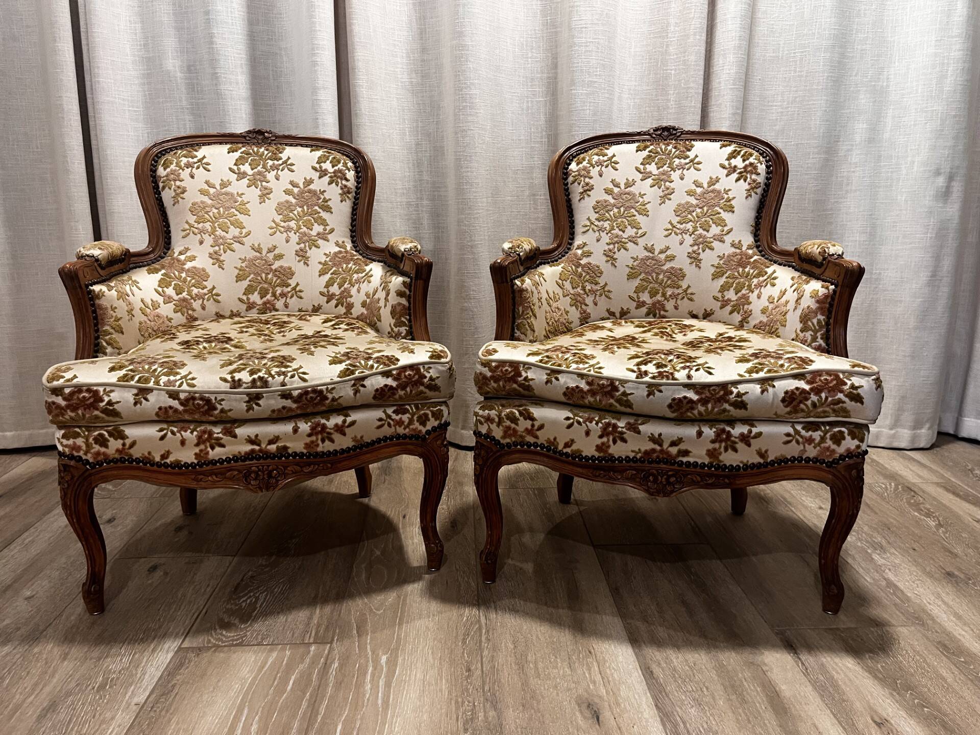 Pair of shepherdesses