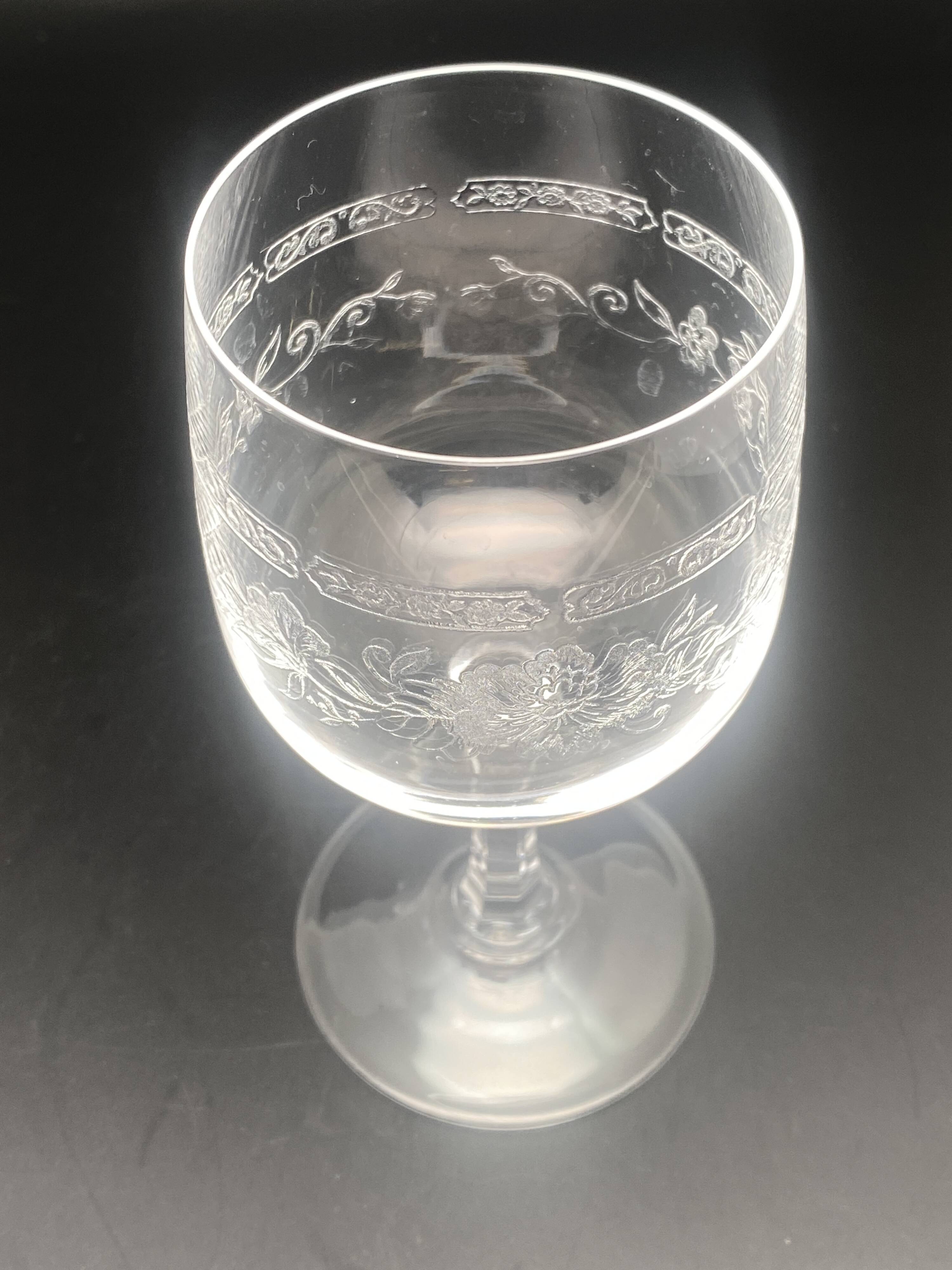 Chiseled crystal wine glasses with flower motif