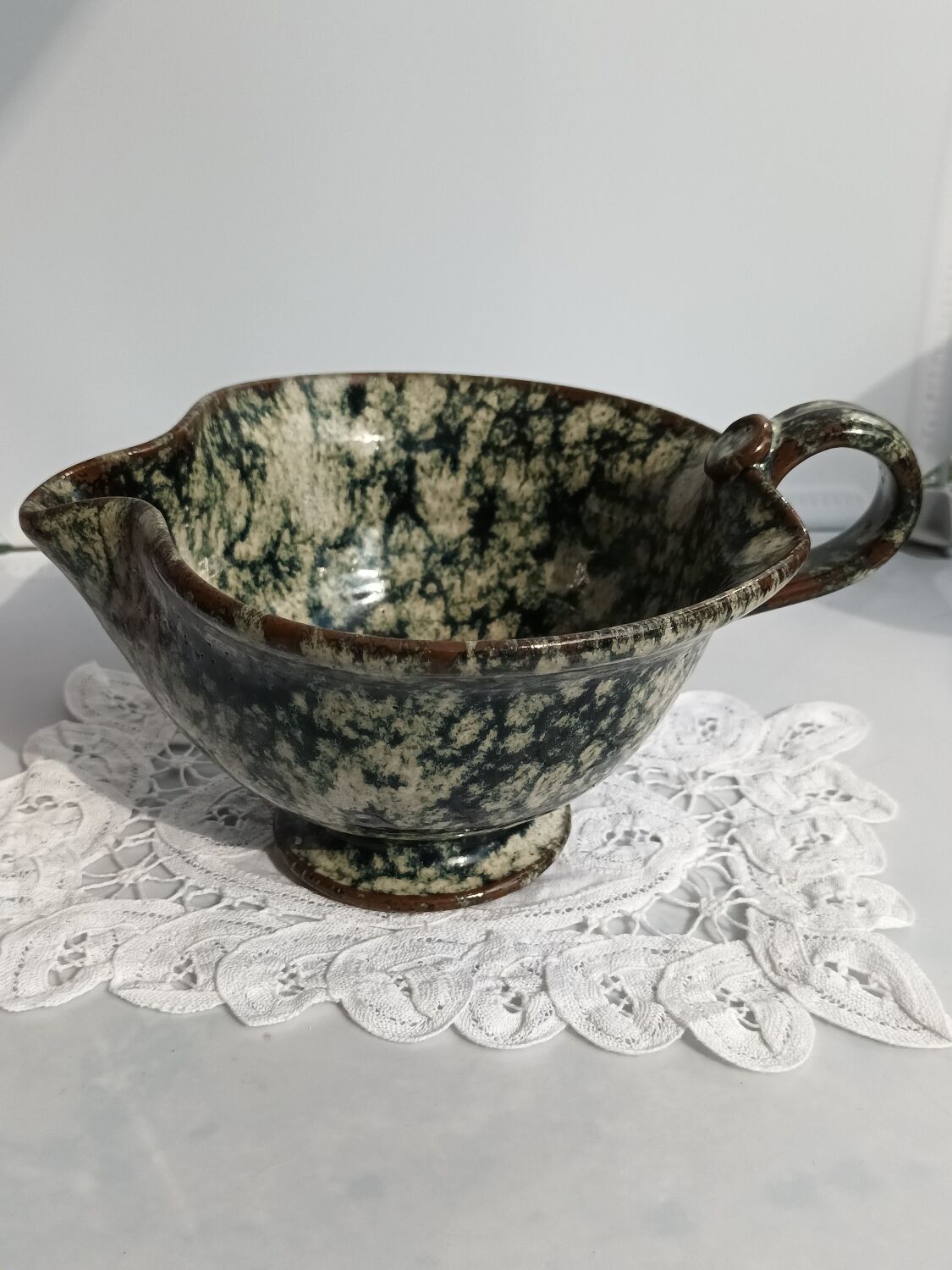 Container with spout