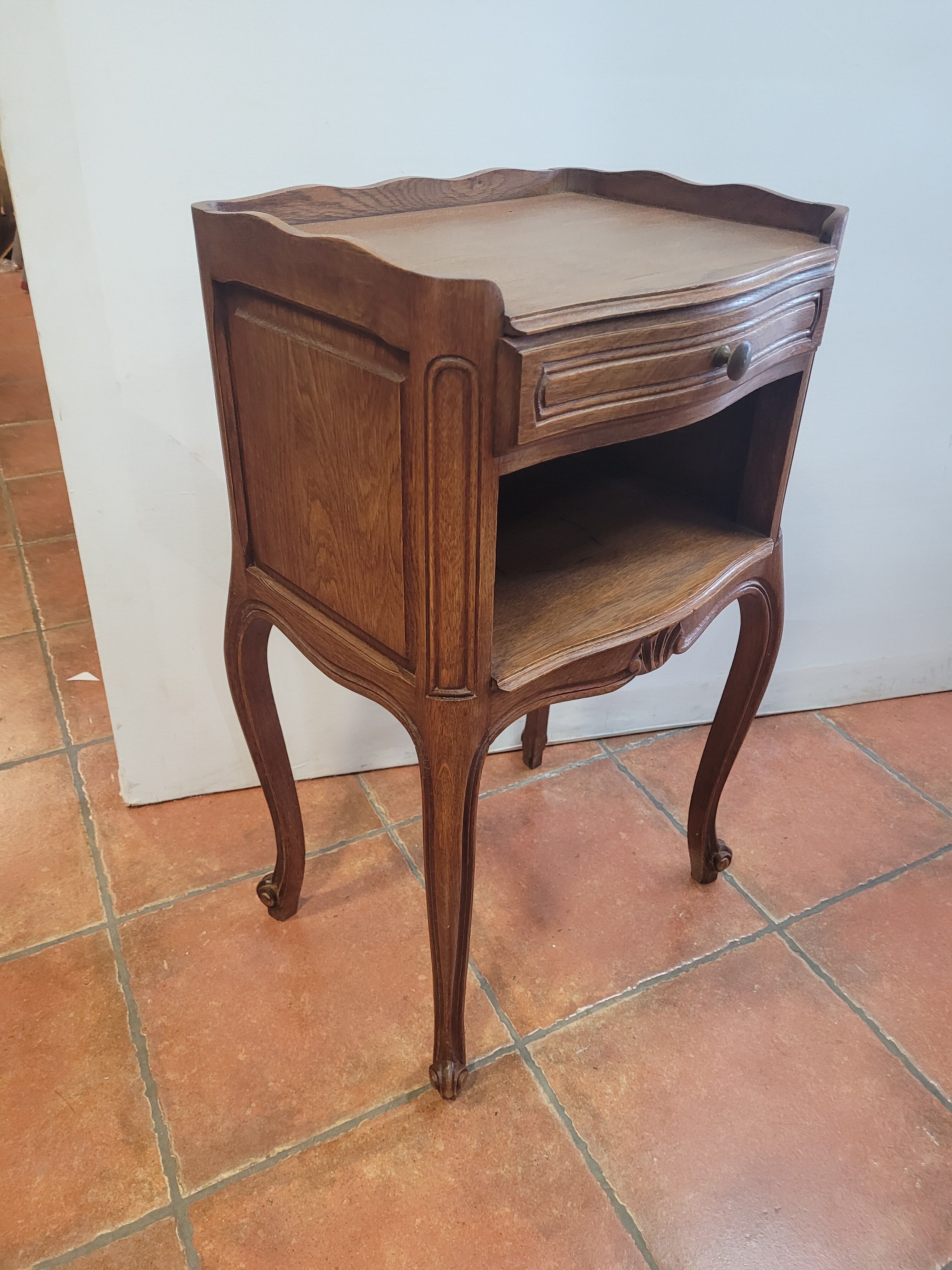 Louis XV oak bedside table with 1 drawer