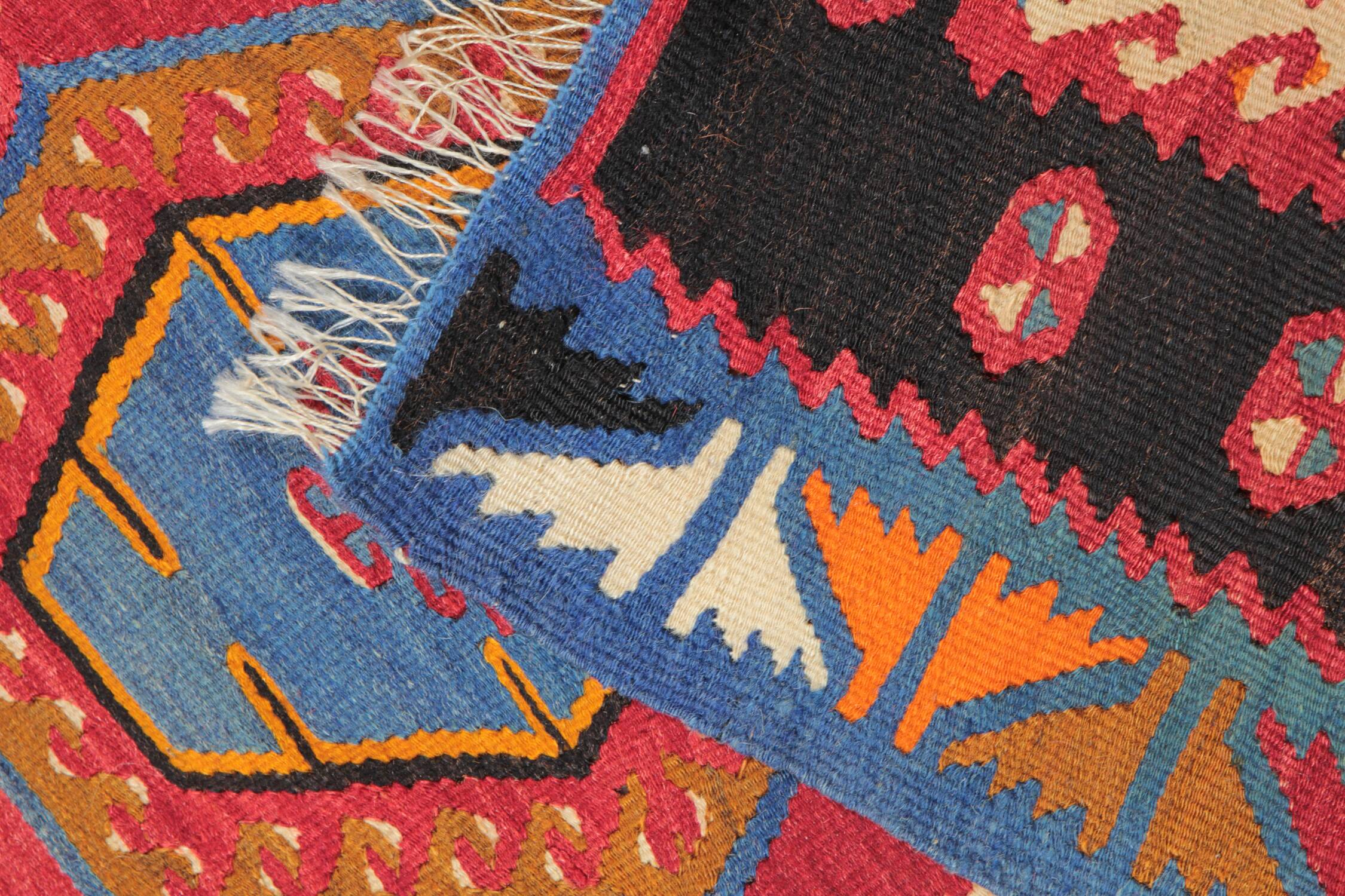 1940s Turkish Kilim Rug, Small Wool Medallion Flatweave 75 x 130 cm