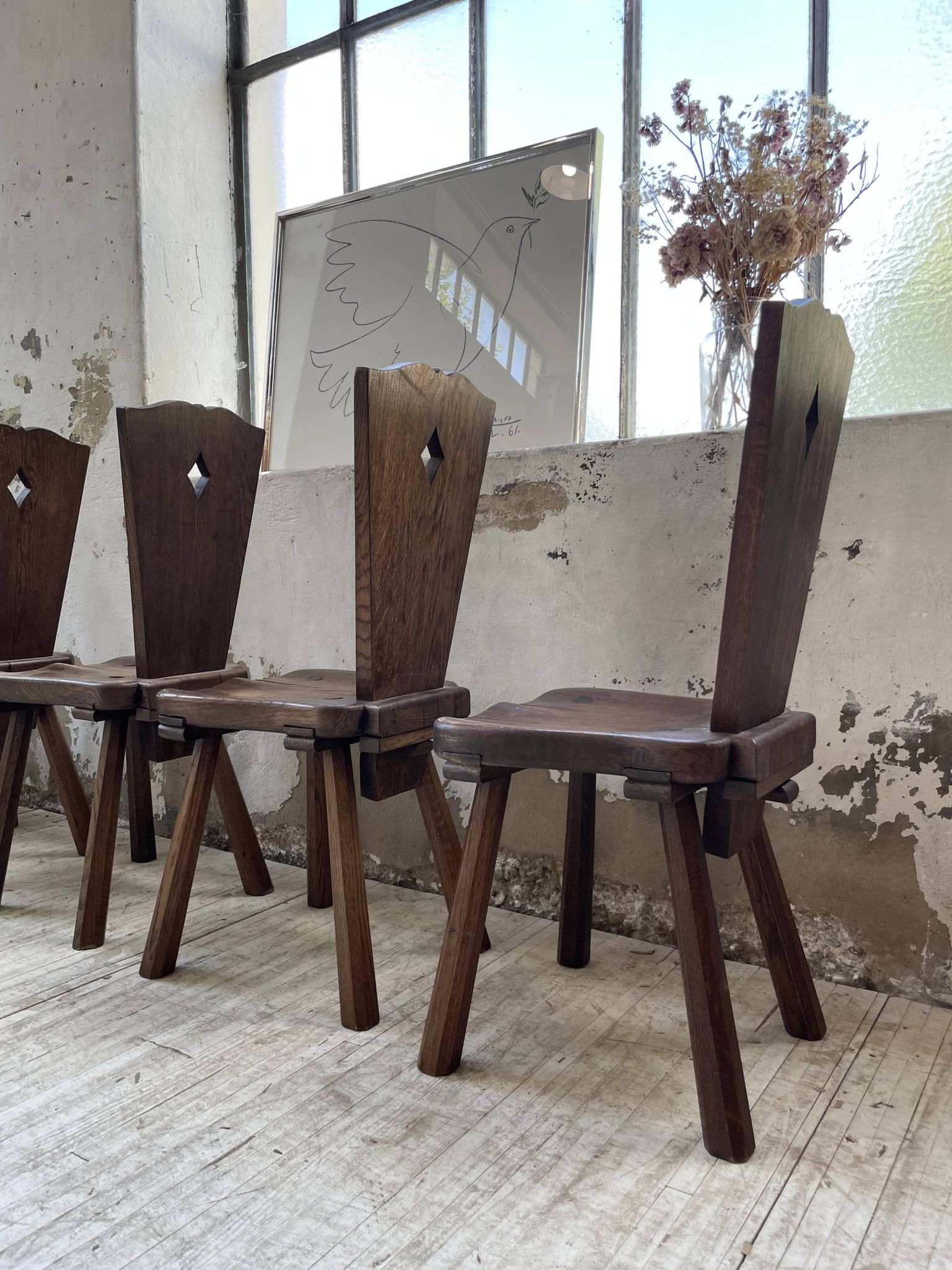 Solid oak chairs Savoyard cap popular art