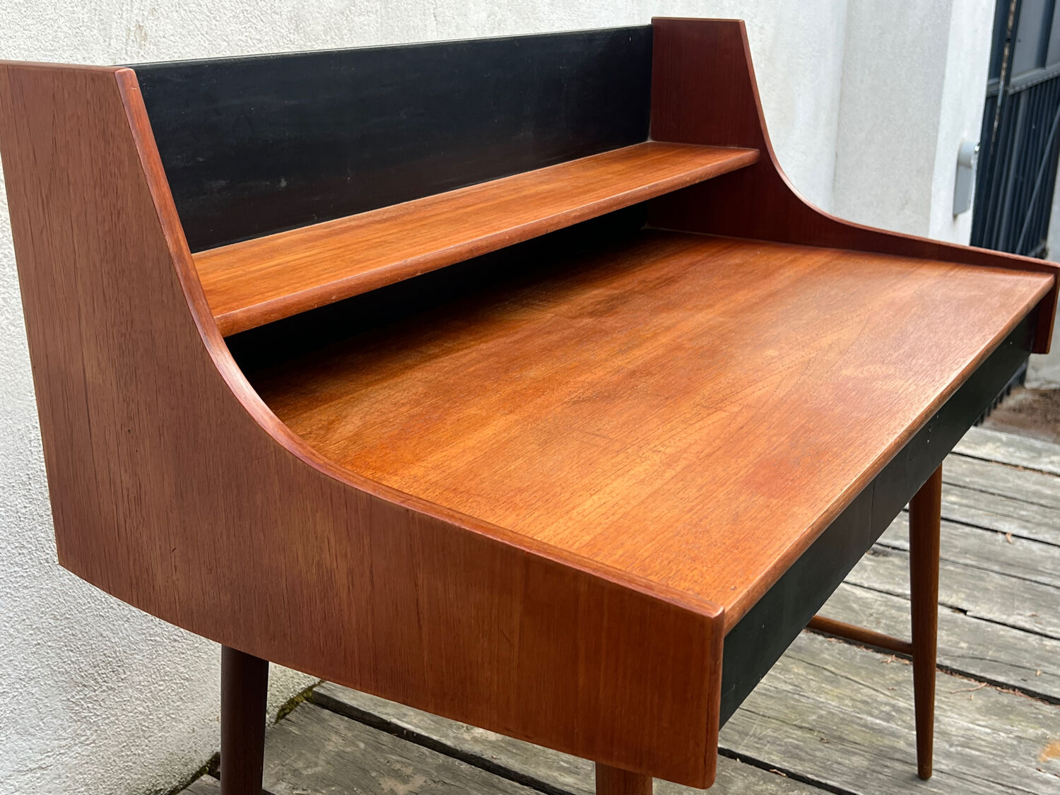 Beautiful Scandinavian vintage desk Ola in teak by John Texmon, 1950s.