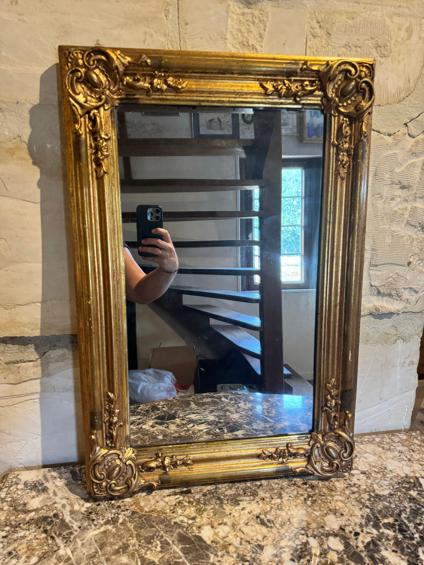 Miroir Louis XV, glace au mercure et bois doré, XIXe