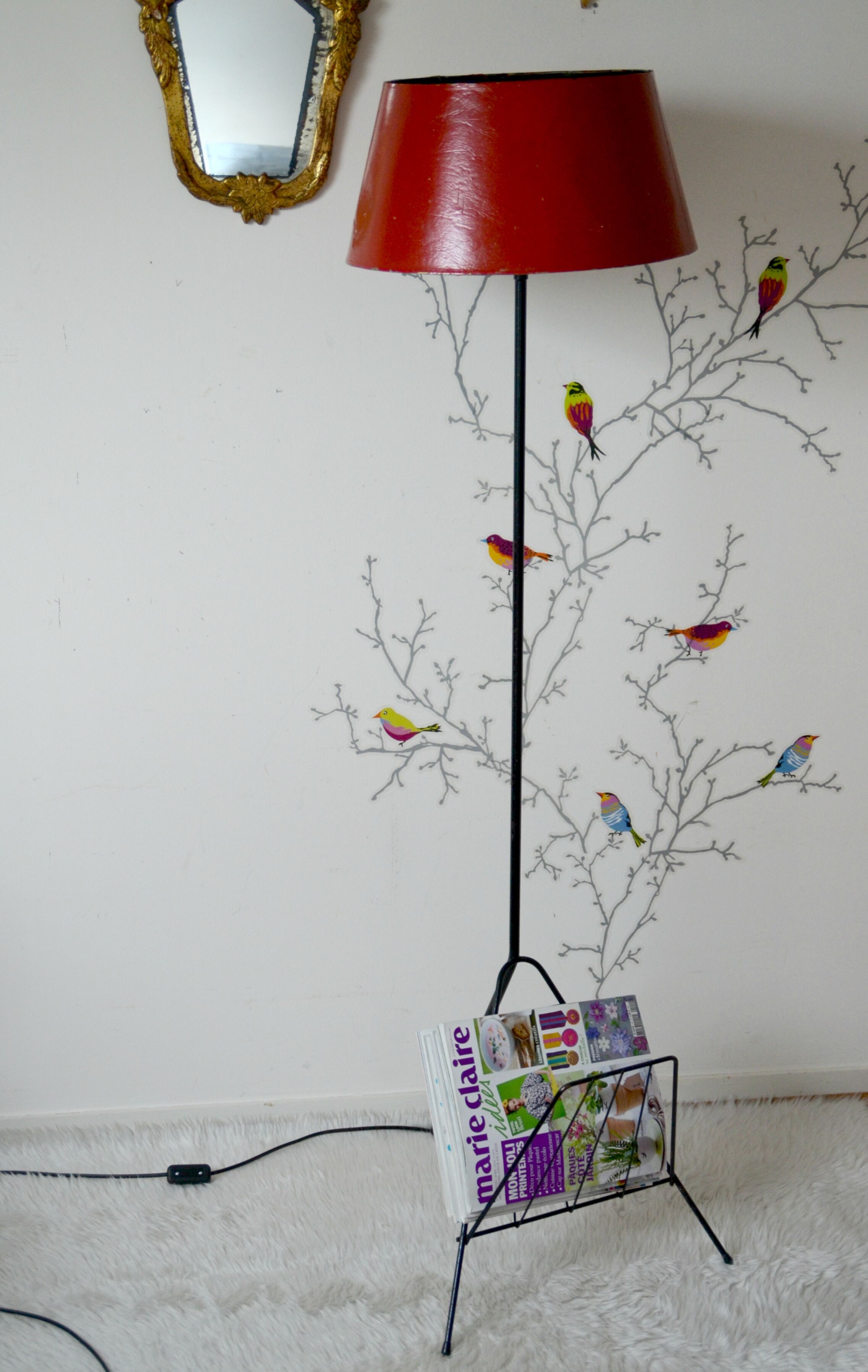 Floor lamp magazine rack