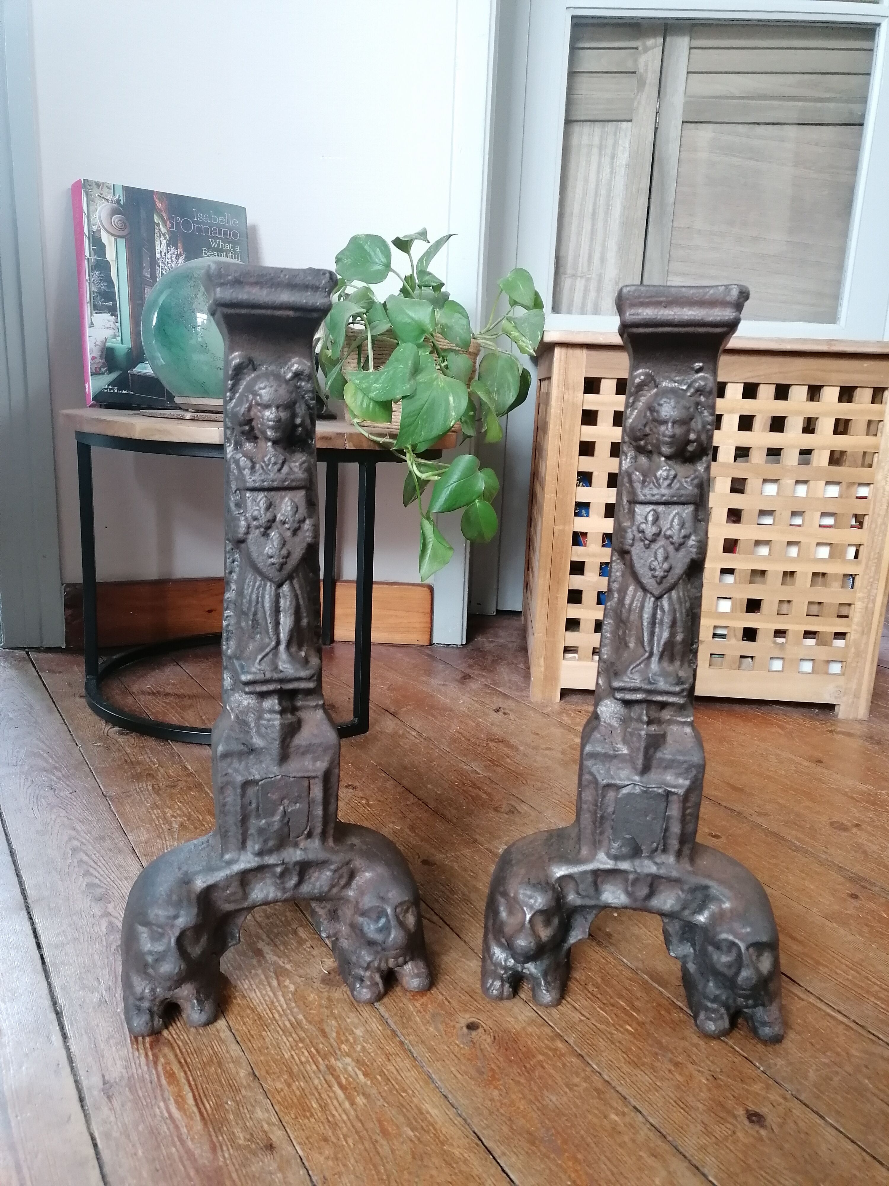 Gothic style chenets