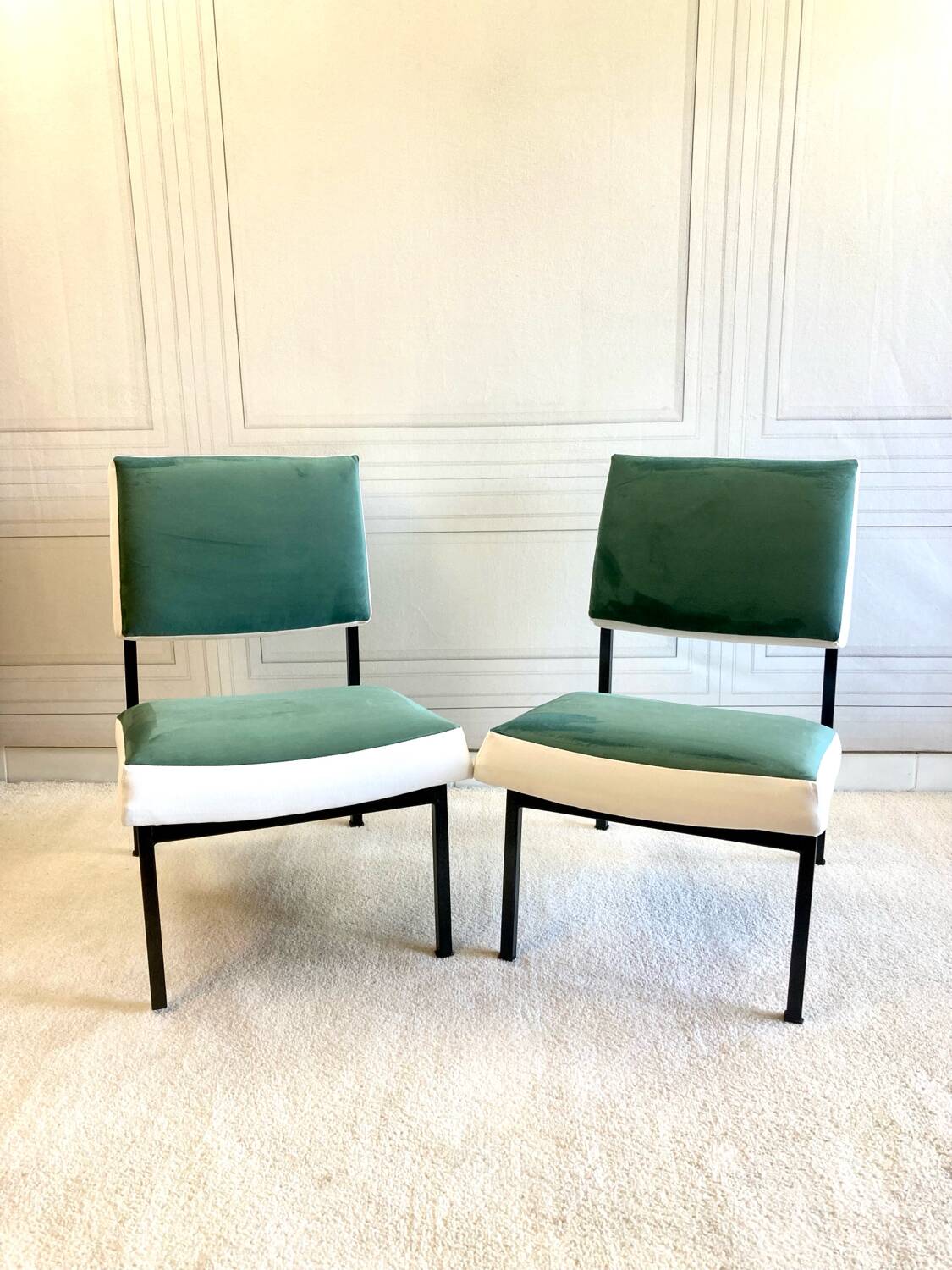 Paire de chauffeuses vintage