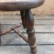 Tabouret tripode bois massif | art populaire