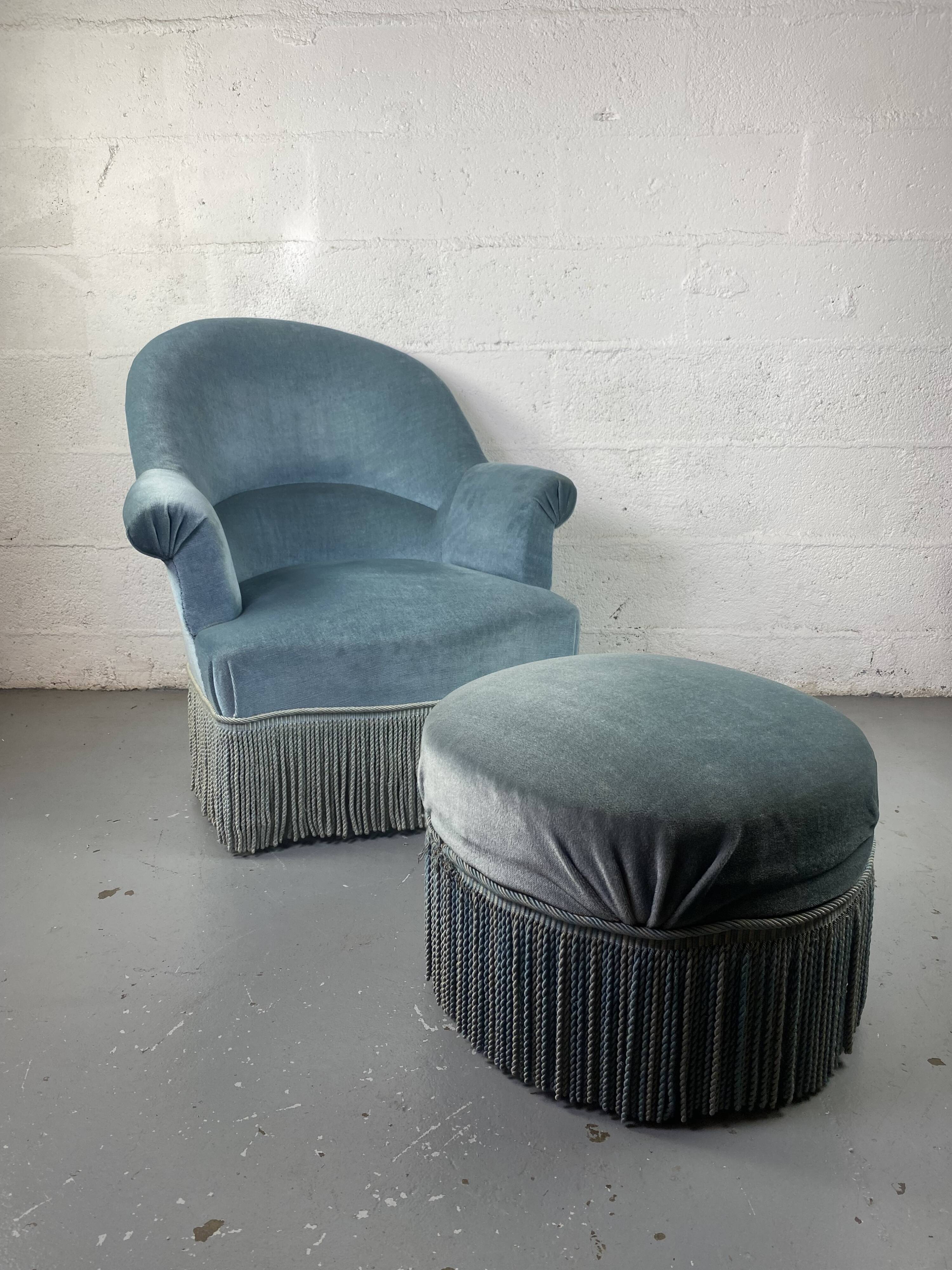Blue toad armchair and its footrest