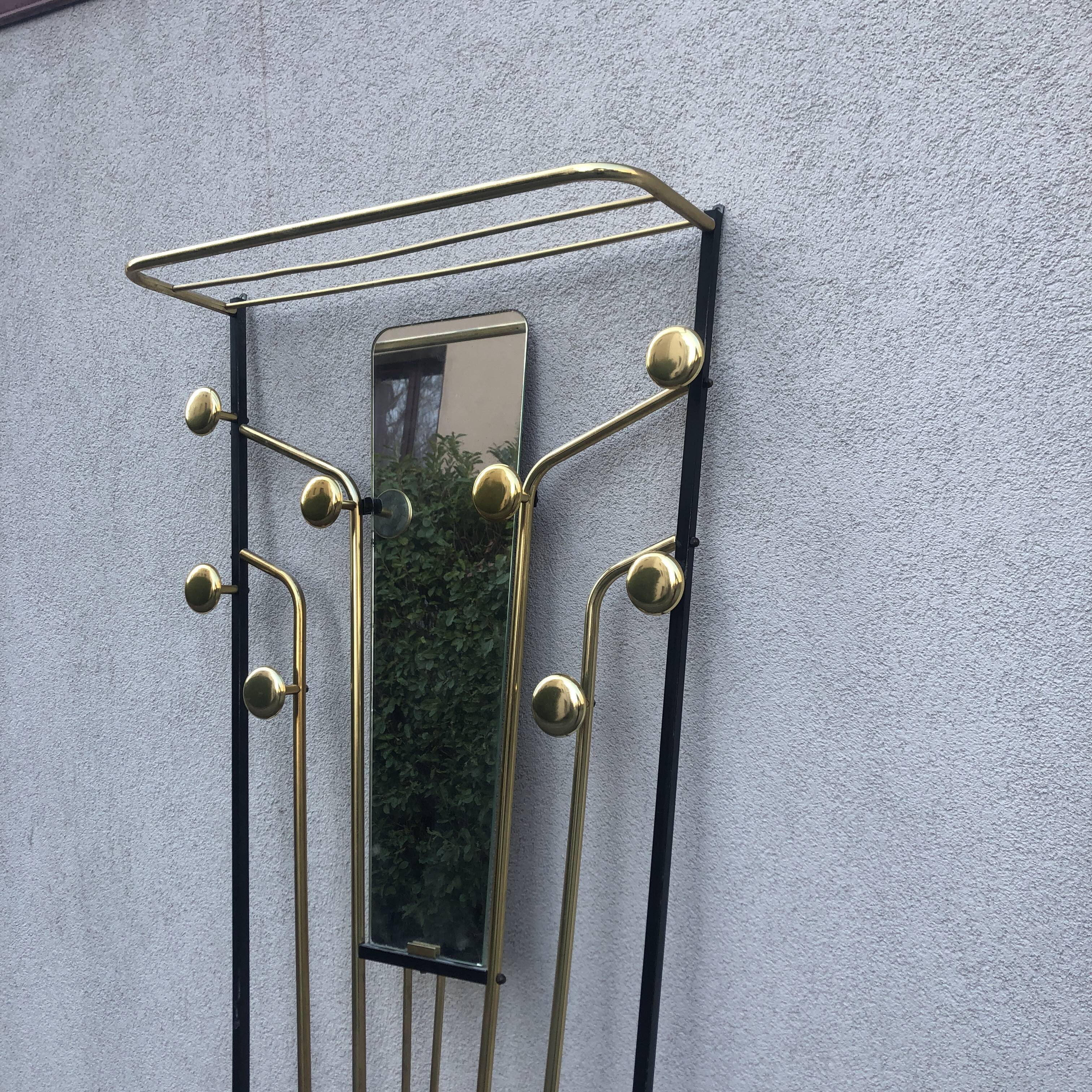 Coat rack cloakroom