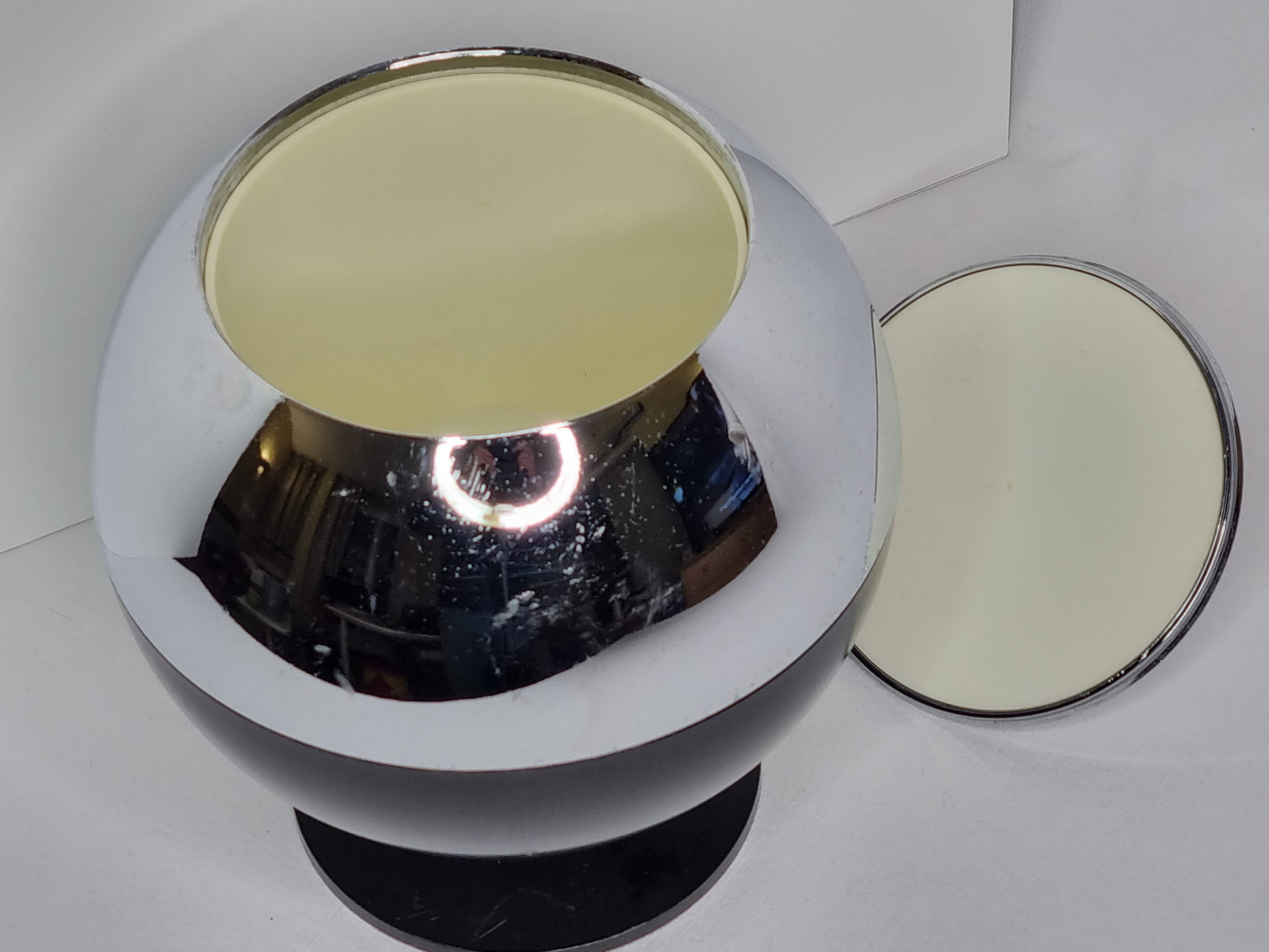 Coldy Lux ice bucket, spherical design in chrome and black metal, years.