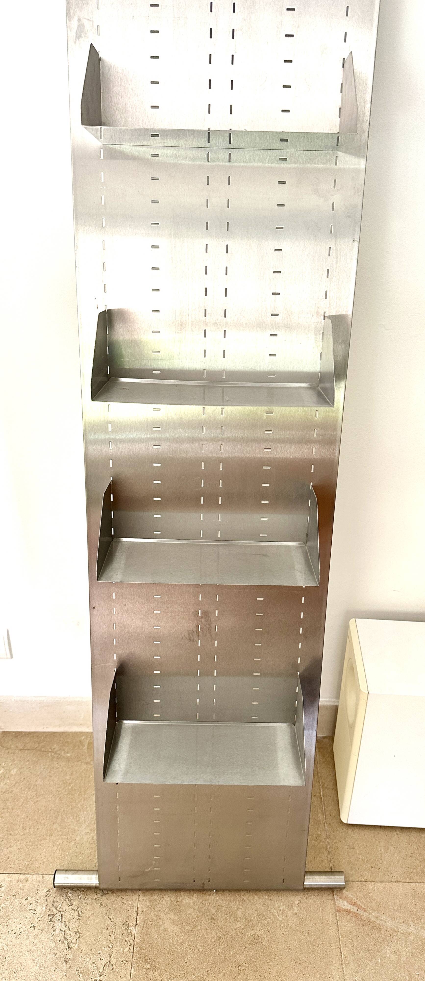 Étagère sur pieds Ligne Roset