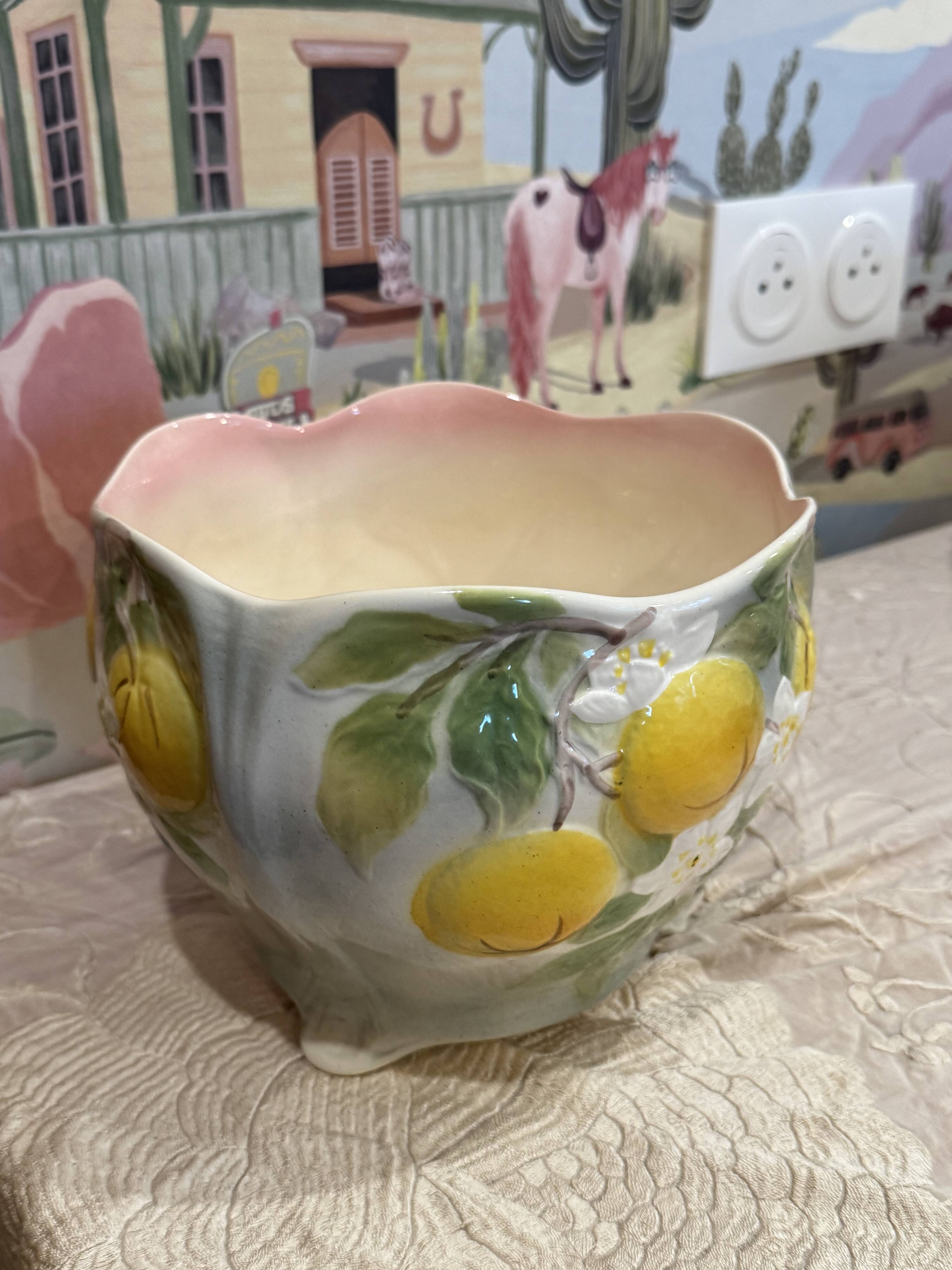 Citron de St Clément earthenware cache pot