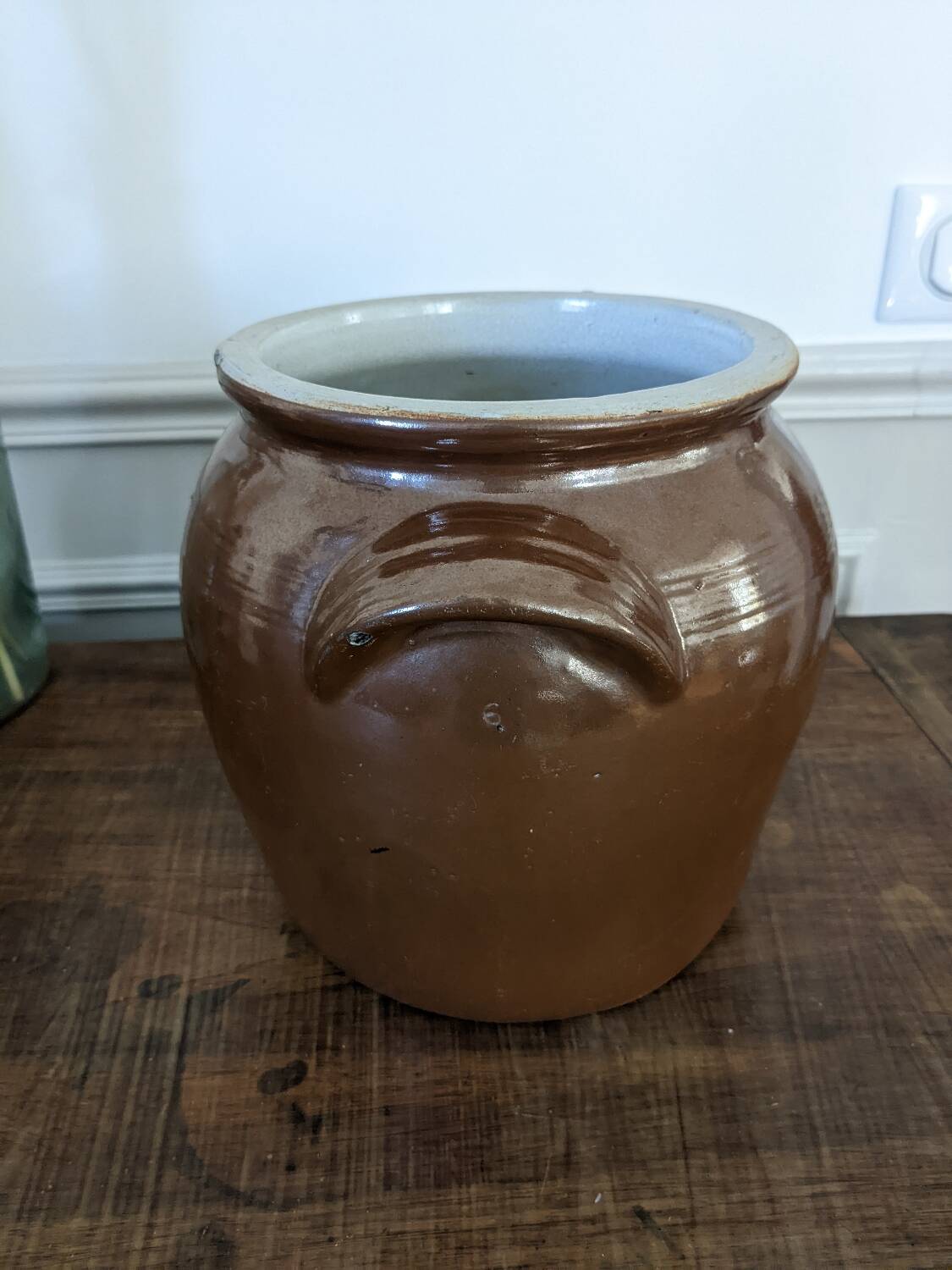 Glazed stoneware confit pot