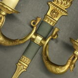 Paire d'appliques aux flambeaux et cygnes, style Empire